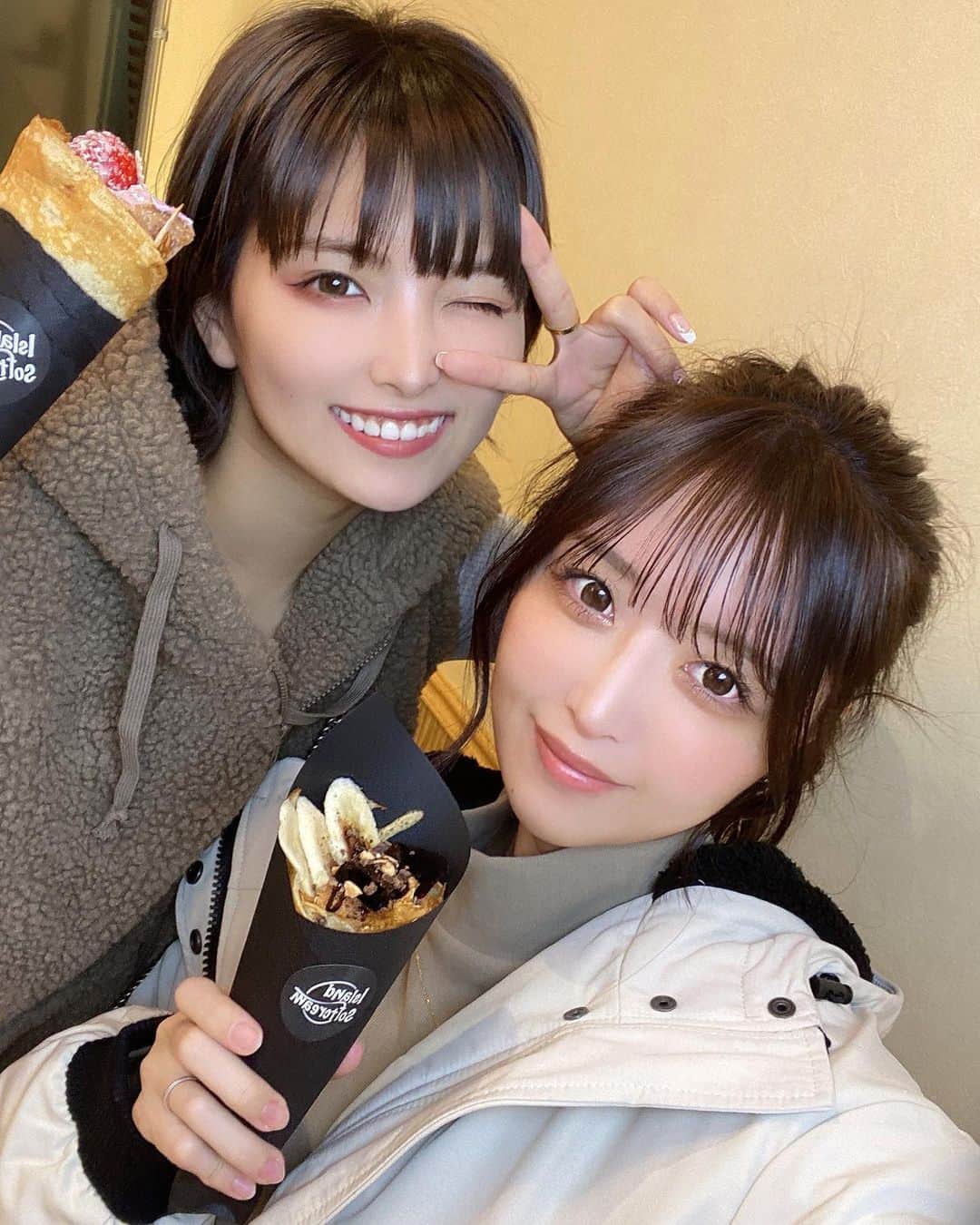 ぴちゅのインスタグラム：「冬⛄️🍨画像ダブルタップ♥️コメント✍🏻保存の3点、大変嬉しいです！ .  絵文字のみのコメントも是非です。返信させて下さい！  皆さまアイス🍨お好きですか❓❓❓ コメントఽ✍🏻で教えて下さい！  . .  突然の季節逆戻りごめんなさい！ 投稿していなかったききちゃんとのお気に入りに画像があったので ひさしぶりにＵＰさせていただきます！ 動画はストーリーで過去投稿していたものです。  この日は会社午後休いただいて アイス食べに行きました！ クレープもアイスも大好きですし なによりききちゃんとずーーっと話していて楽しかったなぁ…☺️🫶  .  ハイネック服はSHEINです！以前の投稿でものせています♡ 6S75のコードで期間限定でお安くして下さるそうなので良ければお使い下さいませ🫶 . .  本日もこんな私の奇跡の一枚、別人のモリモリ画像と テキストを見て下さり誠にありがとうございました…！  いつも沢山のいいね＆コメント＆保存 大変感謝しております…。  . .  *****************🙇🏻‍♀️自己紹介🙇🏻‍♀️***************** ・名前：実物どぶねずみ　ぴちゅ  ・仕事 ①地上波やABEMA等の番組キャスティング （"オオカミには騙されない"含む恋愛番組、バラエティ、  ドラマ、特番等）、 主題歌、SNS企画のキャスティング ②動画系SNS全体責任者（TikTok等）、SNS企画考案 ③外部企業顧問 ④外部企業SNSマーケコンサル（数社） （③④は社内許可いただいております）  ・会社：AbemaTV、CyberAgent社員  ・600万再生／計150Ｋフォロワー →tiktokのidもpichu921です、フォローぜひです。 ・ネット上胡散臭いです ・無所属（ご依頼、お仕事相談など何でもDMぜひです。）  ※仕事内容、経歴、表彰系は @pichu921 のプロフ＆  その真下のリンクをタップ→上部の「もっと見る」  をタップして見ていただけると嬉しいです。 ************************************************  . .  ※早いコメントは勝手に順位コメントを返信させていただいております。 ※通知はプロフ右上のベルマーク🔔内全てチェックで届きます。 ※いいねして下さった方の投稿を たまにいいねさせていただいております…🙇‍♀️㊙️ Please double tap the image&comments! 좋군,댓글,기다릴게요! 너무 기뻐요!"不错"还有"评语"我会等你的! thankyou shein island_softcream」