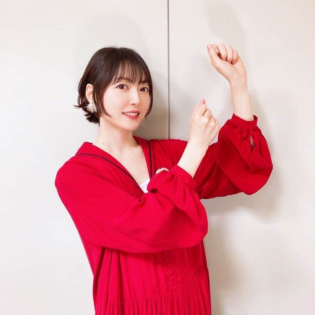 花澤香菜さんのインスタグラム写真 - (花澤香菜Instagram)「. ぽかぽか5月衣装まとめ！ ぽかぽかが始まって半年が経とうとしている☺️🌸  1枚目: #janemarple  #tamas  2枚目: #muveil #tamas  3枚目: #3ETDEMI #tamas 4枚目: #CLANE」6月13日 20時32分 - hanazawa_kana.official