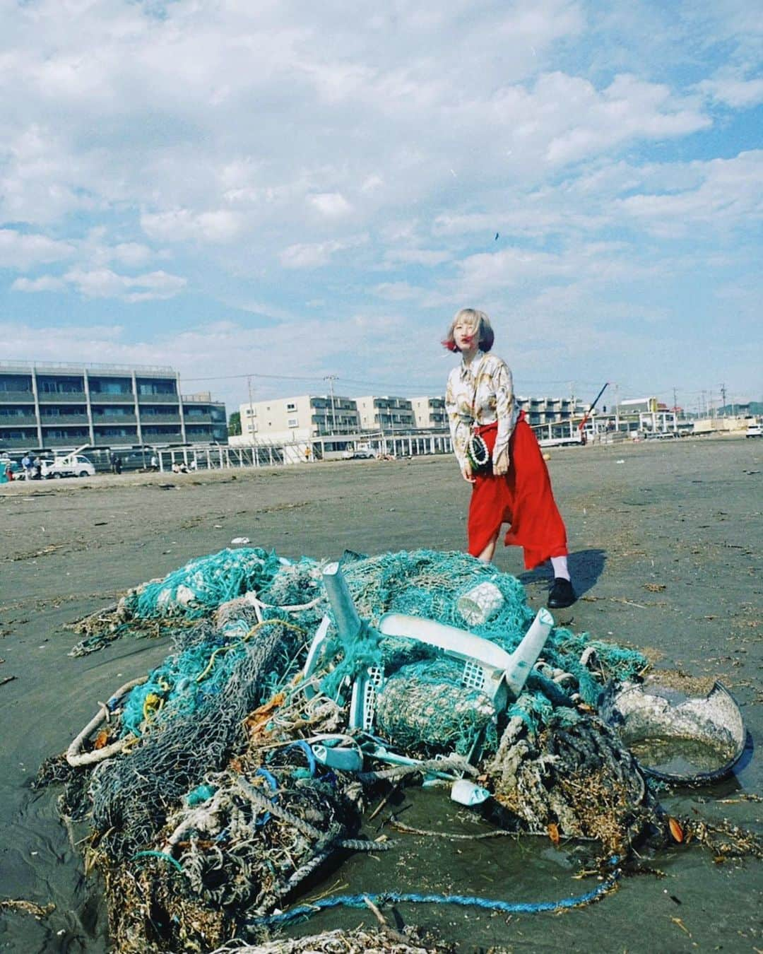 ひらさわあくびさんのインスタグラム写真 - (ひらさわあくびInstagram)「2023.6.13 やっぱり人間の気配がするゴミや壊れものを魅力的に感じるところは10代から変わってないことに気付いてどこか安心しました。」6月13日 20時41分 - akubi_nigami