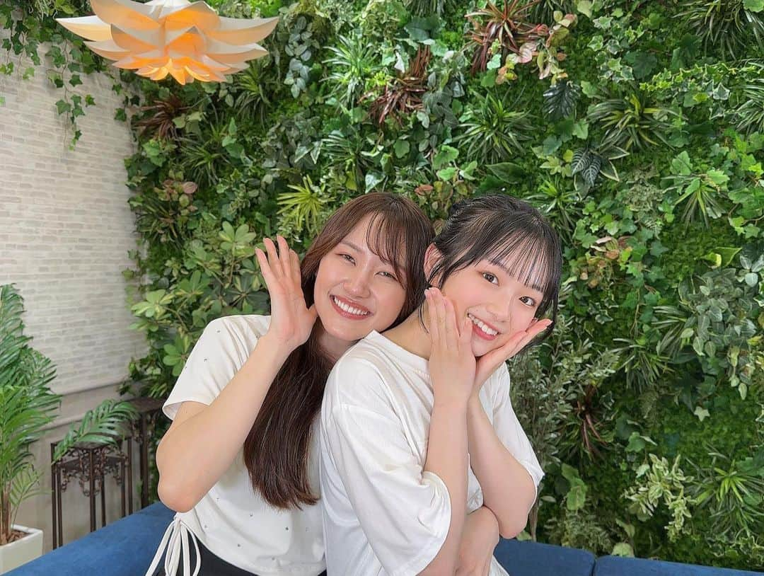 ひまひまチャンネルさんのインスタグラム写真 - (ひまひまチャンネルInstagram)「💞💞💞  なんと！大好きななるねえさんとコラボさせていただきました🥲💞  ほんとに幸せすぎて、優しすぎてまだあの空間が現実だったのか信じられません、、🥺💞  とにかくほんとになるねえさん大好きです😭💞  なるねえさんの本を熟読して、引き続きYouTubeも沢山見てひまもなるねえさんみたいに綺麗になるぞーー！！！💞   #ひまひまチャンネル  #ひまひま #なるねえ さん🤍」6月13日 20時53分 - himahima_channel