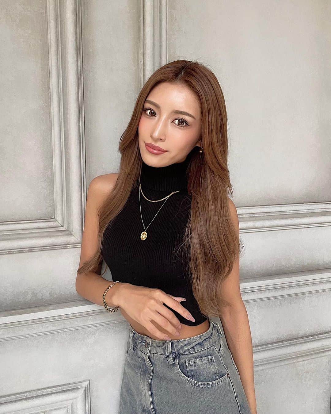 MIWAのインスタグラム：「あっぷver.. ㅤㅤㅤㅤㅤㅤㅤㅤㅤㅤㅤㅤㅤ ㅤㅤㅤㅤㅤㅤㅤㅤㅤㅤㅤㅤㅤ そろそろ夏バージョンの アイコンにしたいけど 梅雨明けて欲しい🫠💦 ㅤㅤㅤㅤㅤㅤㅤㅤㅤㅤㅤㅤㅤ 投稿し忘れてたけど ほんとに @tatsunori.7 の エクが周りに凄い褒められるし 馴染んでてやりたいって子が 多くてとても嬉しい😝🩵 ㅤㅤㅤㅤㅤㅤㅤㅤㅤㅤㅤㅤㅤ 夏前だし、大事なお仕事と 旅行も控えてるからジムも週2.3 通って体引き締めたいと思う🏋️🔥 ㅤㅤㅤㅤㅤㅤㅤㅤㅤㅤㅤㅤㅤ ㅤㅤㅤㅤㅤㅤㅤㅤㅤㅤㅤㅤㅤ #エクステ#シールエクステ #ロングヘアー#makeup」