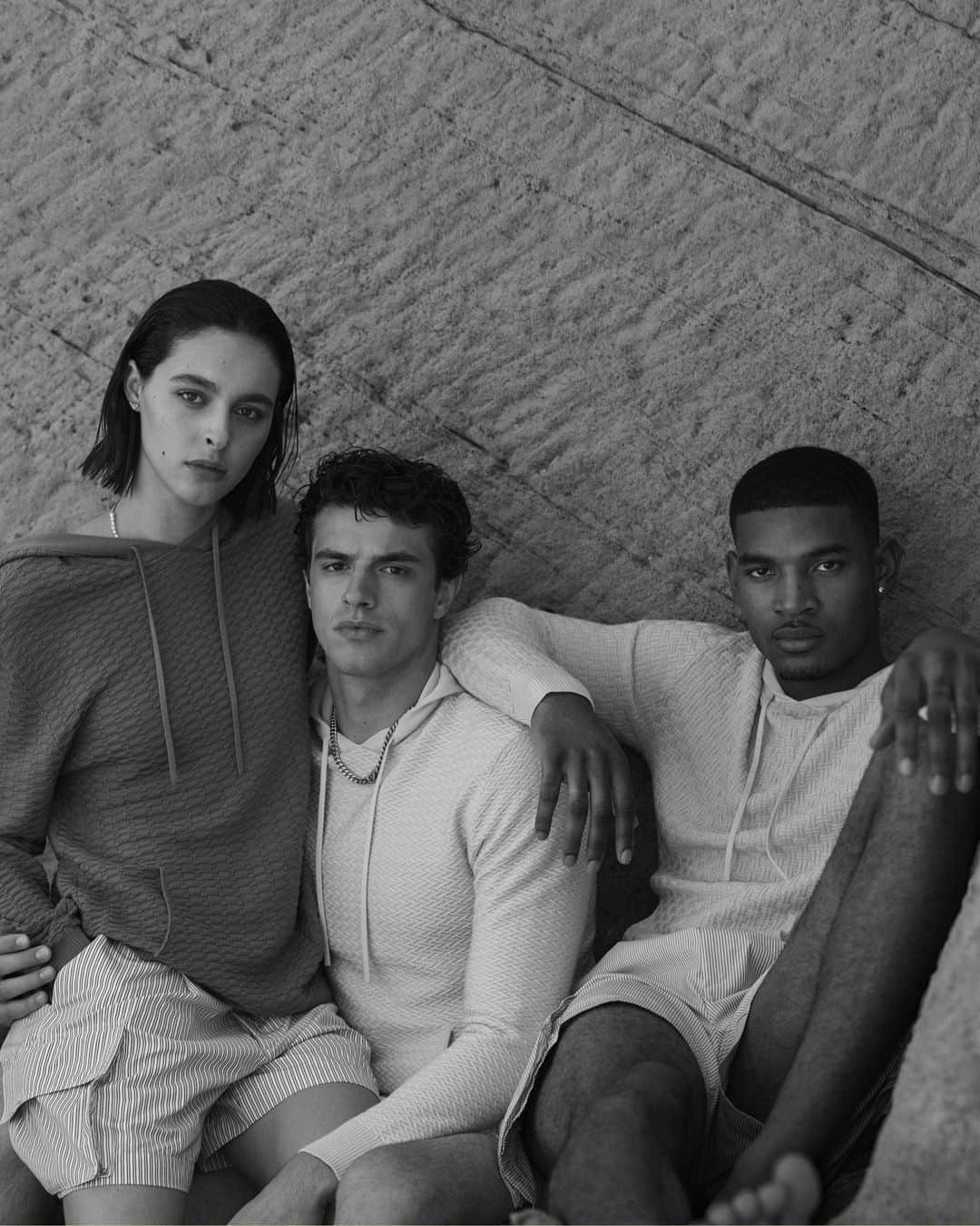 Armani Officialさんのインスタグラム写真 - (Armani OfficialInstagram)「For him and for her. Discover the Emporio Armani Spring Summer 2023 Collection at the link in bio. ⁣ ⁣ Credits: @brunostaub⁣ Models: @ameliezalaiti, @fisfirico, @reece.nelson_⁣」6月13日 21時00分 - emporioarmani