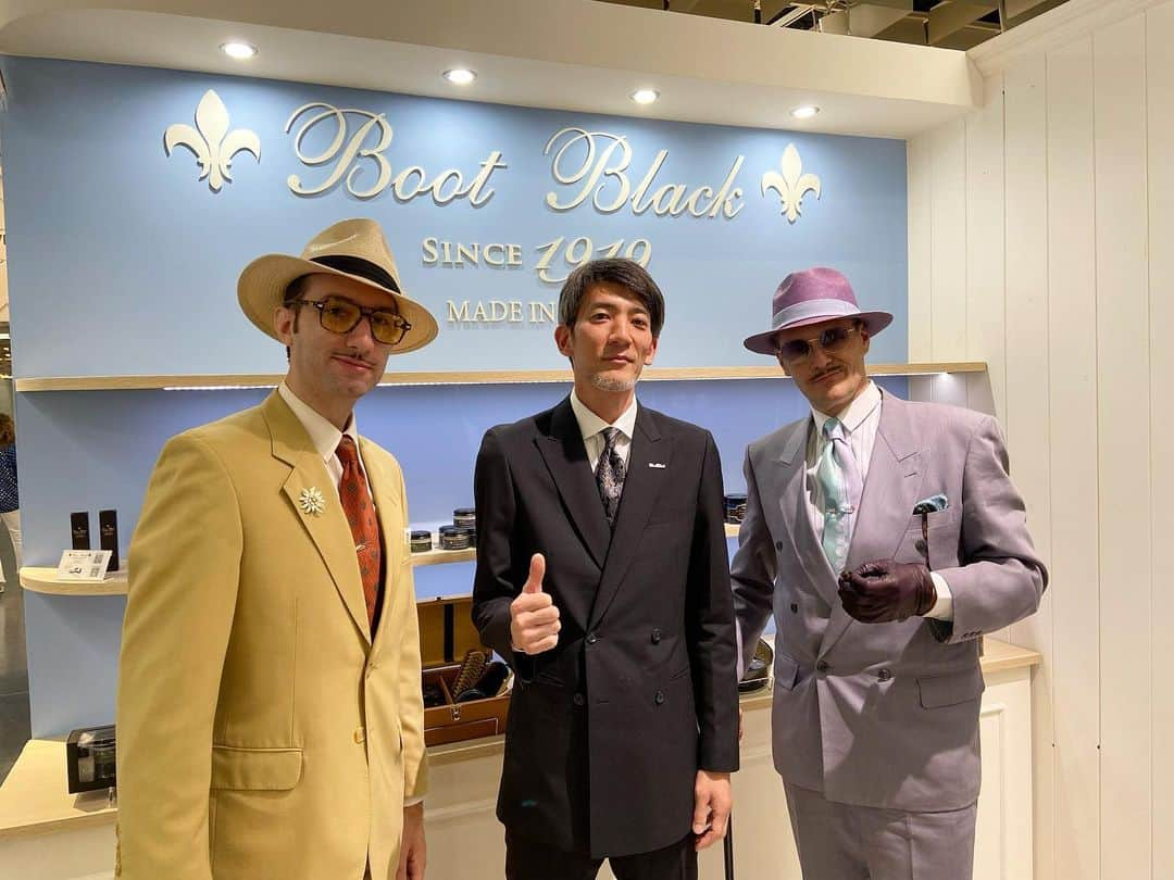 bootblack_officialさんのインスタグラム写真 - (bootblack_officialInstagram)「Cool Maestro Narita 😎 #bootblackshoeshine#bootblackshoecare#highshine#shoecare#shoeshine#shoepolish#shoegazing#shoestagram#leathershoes#madeinjapan#classicshoes#dressshoes#shoegram#paraboot#mirrorshine#shoeaddiction#shoeaddict#exhibition#pitti#pittiuomo#pittiimagine#italy#firenze#japan#tokyo#maestro」6月13日 21時06分 - bootblack_official