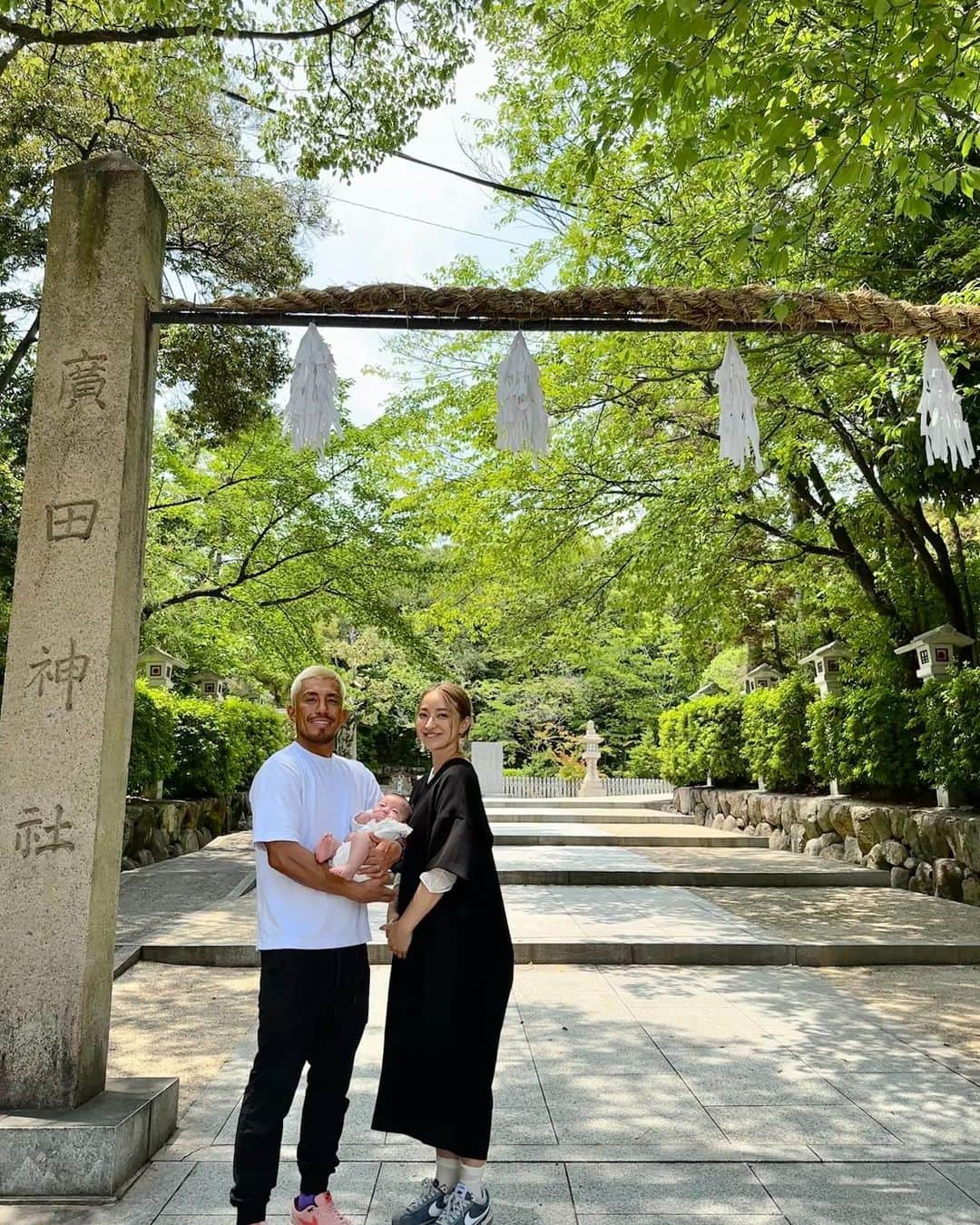 戸澤陽のインスタグラム：「We had a baby blessed at the shrine⛩️  初宮参り！」