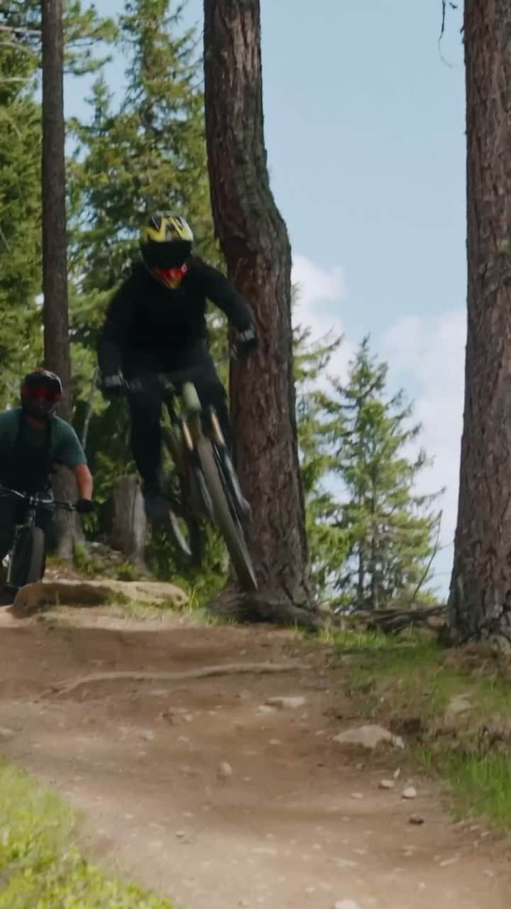パトリック・オウォモイエラのインスタグラム：「Was sind das bisher für geile Tage🤙🏾 ..erst Bike Opening Sölden und jetzt Trailgebiet Saalbach-Hinterglemm und Leogang🔥🔥🔥 Mountainbike-Urlaub @ it’s best!!! #sölden @bikerepublic.soelden #saalbach  🎥 @davemcbain 🙏🏽 @korbinian_engstler」