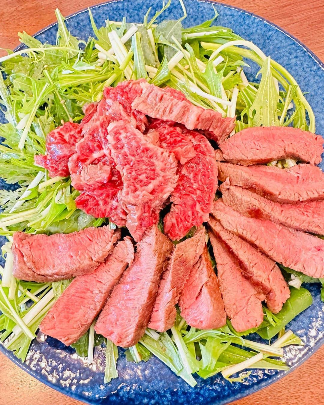 向田真優さんのインスタグラム写真 - (向田真優Instagram)「⁡ 肉じろうさんの馬肉が とても力になっています😊💪✨ いつもありがとうございます😌🙏✨ 残りの調整練習も頑張ります😊🔥 ・ ・ #熊本県産肉専門店じろう #国産馬刺し #馬肉」6月13日 21時20分 - mucchan_622