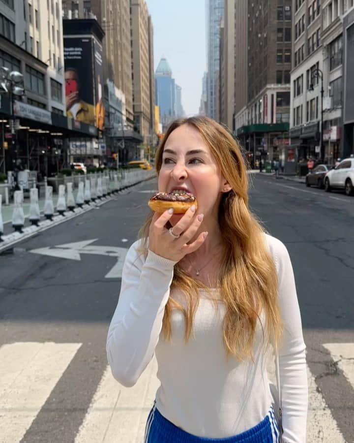 カルロッタ・フェリートのインスタグラム：「New York dump 3/3 🗽🇺🇸🫶🏻」