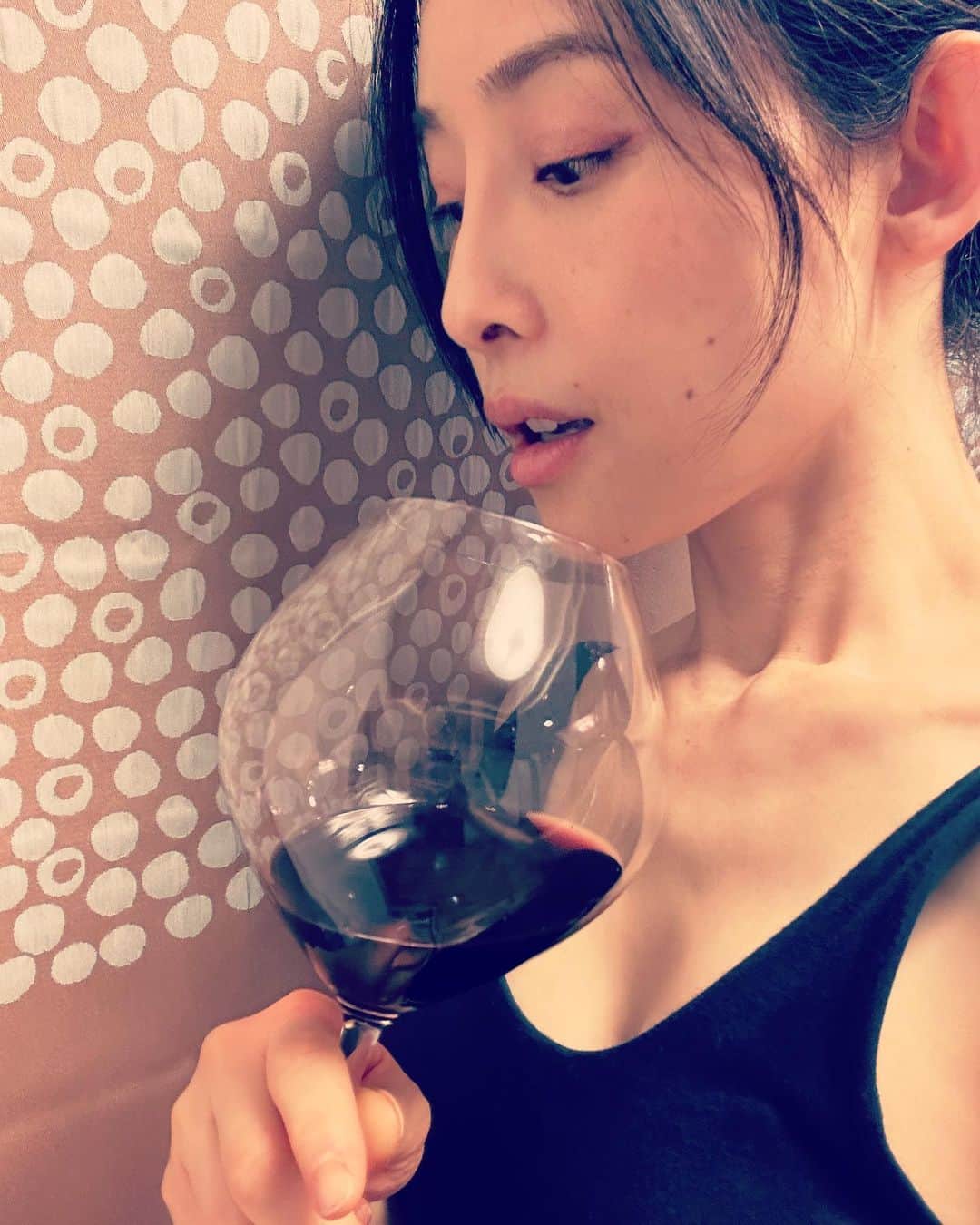 中岡由佳さんのインスタグラム写真 - (中岡由佳Instagram)「❇︎ ワインの時間🍷 #wine」6月13日 21時30分 - yuka_nakaoka