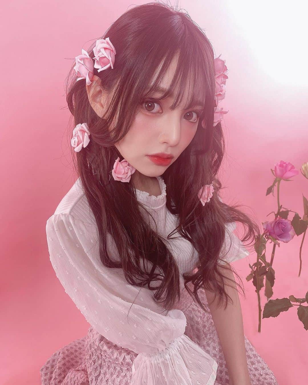 のインスタグラム：「🌸 𝙋 𝙍 𝙀 𝙎 𝙀 𝙉 𝙏   LARME 056オフショット🤍 《吉木千沙都ちゃん》の  サイン入りチェキを  2名様にプレゼント📷🤍  ┈┈┈┈┈┈┈┈┈┈┈┈┈    𓊆  応募方法 𓊇  ① @larmemagazine をフォロー  ② 本投稿にいいね    🤍抽選対象は𓊆 公開アカウントのみ 𓊇となります。    コメントをすると当選確率が  アップするかも...？💌 💭   𓊆  期間 𓊇  6/13(火)〜6/20(火)23:59まで   ┈┈┈┈┈┈┈┈┈┈┈┈┈   【✉️当選者へのご連絡】  @larmemagazine より  ダイレクトメッセージにて  ご連絡をいたします。  当選連絡をしてから７日以内に  連絡が取れない場合は、 無効となる場合がございますので  予めご了承ください。   ※当選に関するお問い合わせはご遠慮ください。   ┈┈┈┈┈┈┈┈┈┈┈┈┈    みなさまのご参加お待ちしております♡    #LARME #larmemagazine #larmemodel #larme056 #offshot #ラルム #ファッション絵本 #LARMEモデル #プレゼントキャンペーン #プレキャン #プレゼントキャンペーン実施中 #サイン入りチェキ #チェキ #サイン #サイン入り #吉木千沙都 #ちぃぽぽ」
