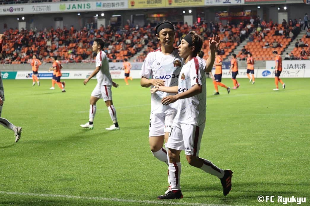 FC琉球さんのインスタグラム写真 - (FC琉球Instagram)「📷｜𝙋𝙃𝙊𝙏𝙊𝙂𝘼𝙇𝙇𝙀𝙍𝙔  6/11(Sun.) AWAY GAME 18:00KickOff 🆚AC長野パルセイロ 📍長野Uスタジアム  #FC琉球  #FCRYUKYU  #沖縄  #okinawa  #琉球  #jleague #Jリーグ  #サッカー  #football  #soccer  #sfida  #ジンベーニョ  #沖縄とともに強くなる #ONEOKINAWA  #J30」6月13日 21時41分 - fcryukyu