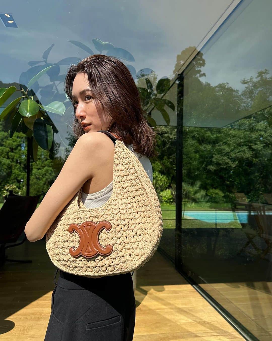 吉田沙世のインスタグラム：「今日のオフショット  束の間の晴れ予報に夏まで待ちきれずおろしちゃった☺️🫧 @celine」