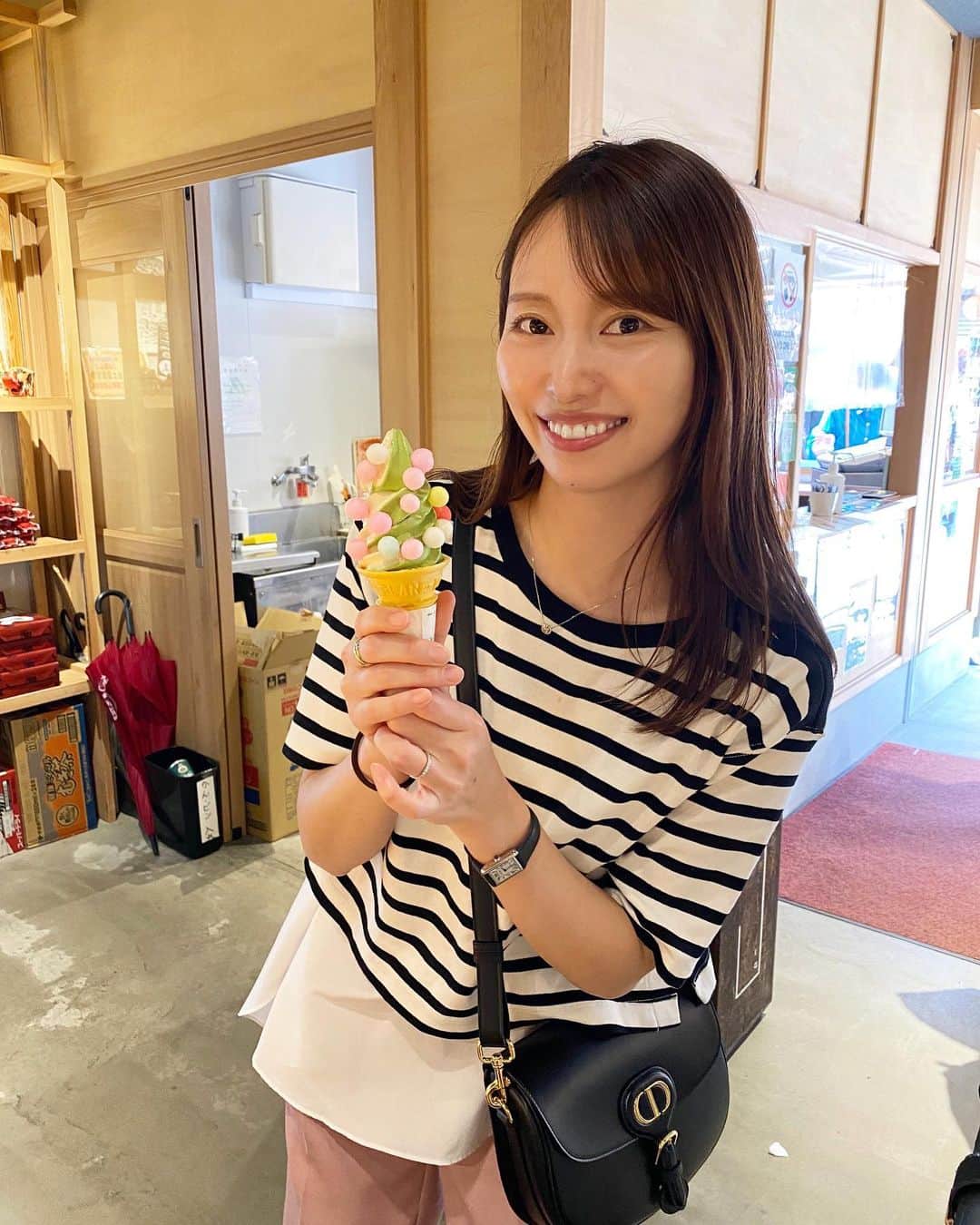 橘知衣代さんのインスタグラム写真 - (橘知衣代Instagram)「* 35年の人生で、今が1番肌艶が良いのでキープできるように頑張ります✌️  @decorte_official のリポソームがとっても肌に合うので定期購入しているのですが、毎回プレゼントもついているのでリポソーム使い続ける人にとってはめちゃくちゃ良き🤍 （おいりソフト美味しかったなぁ💭💭💭）  #リアル買い #コスメ紹介 #スキンケア #リポソーム」6月13日 21時44分 - chieyotachibana