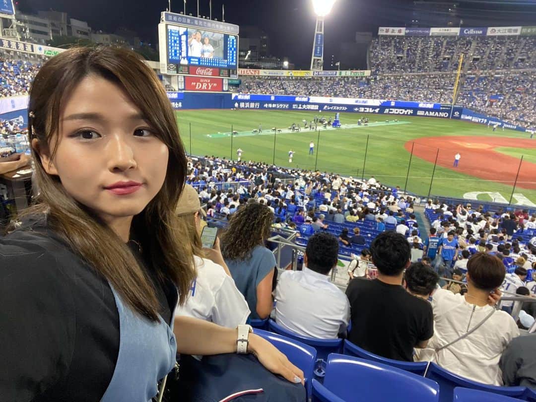 河野万里奈のインスタグラム：「ベイスターズvs.ファイターズ 横浜スタジアムにみにいくことができました😭🐹🦊  .375の宮崎選手を筆頭に全員ハイアベレージすぎて線で襲ってくるDeNA #baystars  上川畑選手の職人守備の余韻は試合後何時間たっても抜けません心に沁みます 河野代表(河野竜生投手)と宮西投手を絶対生で応援マンなのでまたすぐ来ます #lovefighters  #河野監督の野球活動」