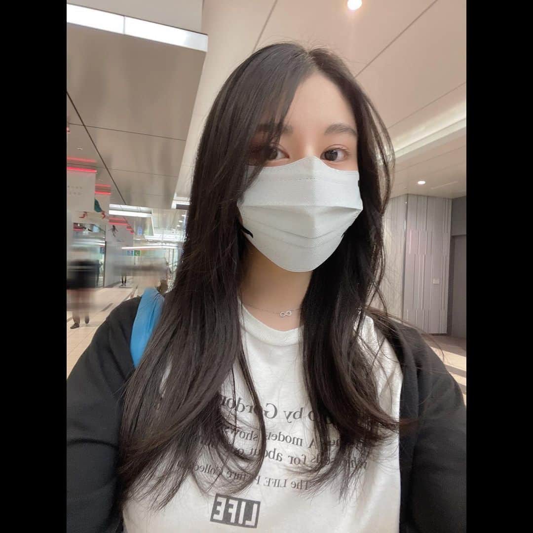 のインスタグラム：「☺︎ 若干髪の毛を切った＾＾ いい感じに巻いてもらって るんるんだったから のせちゃーう😬🩵」