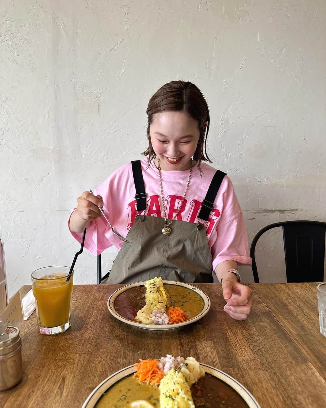 青木美緒のインスタグラム：「カレーは飲み物🍛🥄🥛 (今日もいっぱい食べた☺️笑) .  #金沢グルメ #金沢ランチ #マタニティコーデ #マタニティ #nugu」