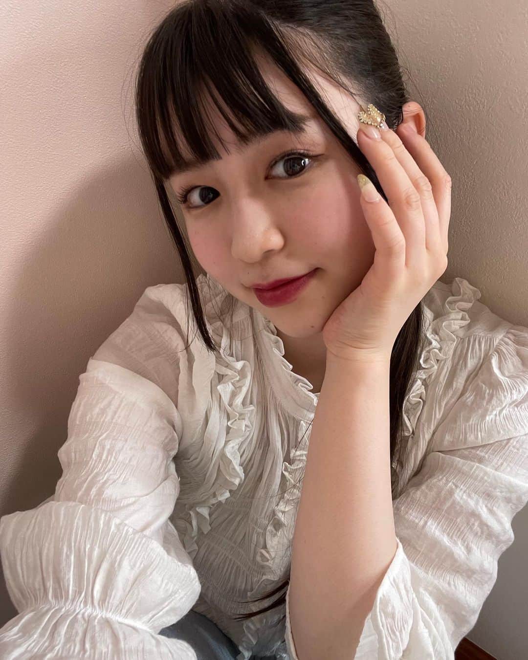 町田恵里那のインスタグラム：「☁︎☽ 🫠💞💭🍽 ⁡ ⁡ ⁡ ⁡ 自 撮 り は ね 、投 稿 す る の 結 構 恥 ず か し か っ た り す る の で す . ⁡ け ど 毎 回 好 評 だ か ら 嬉 し い ^ ^♡♡ ⁡ ⁡ ⁡ ⁡ ⁡ ⁡ ⁡ ⁡ ⁡ ⁡ ⁡」