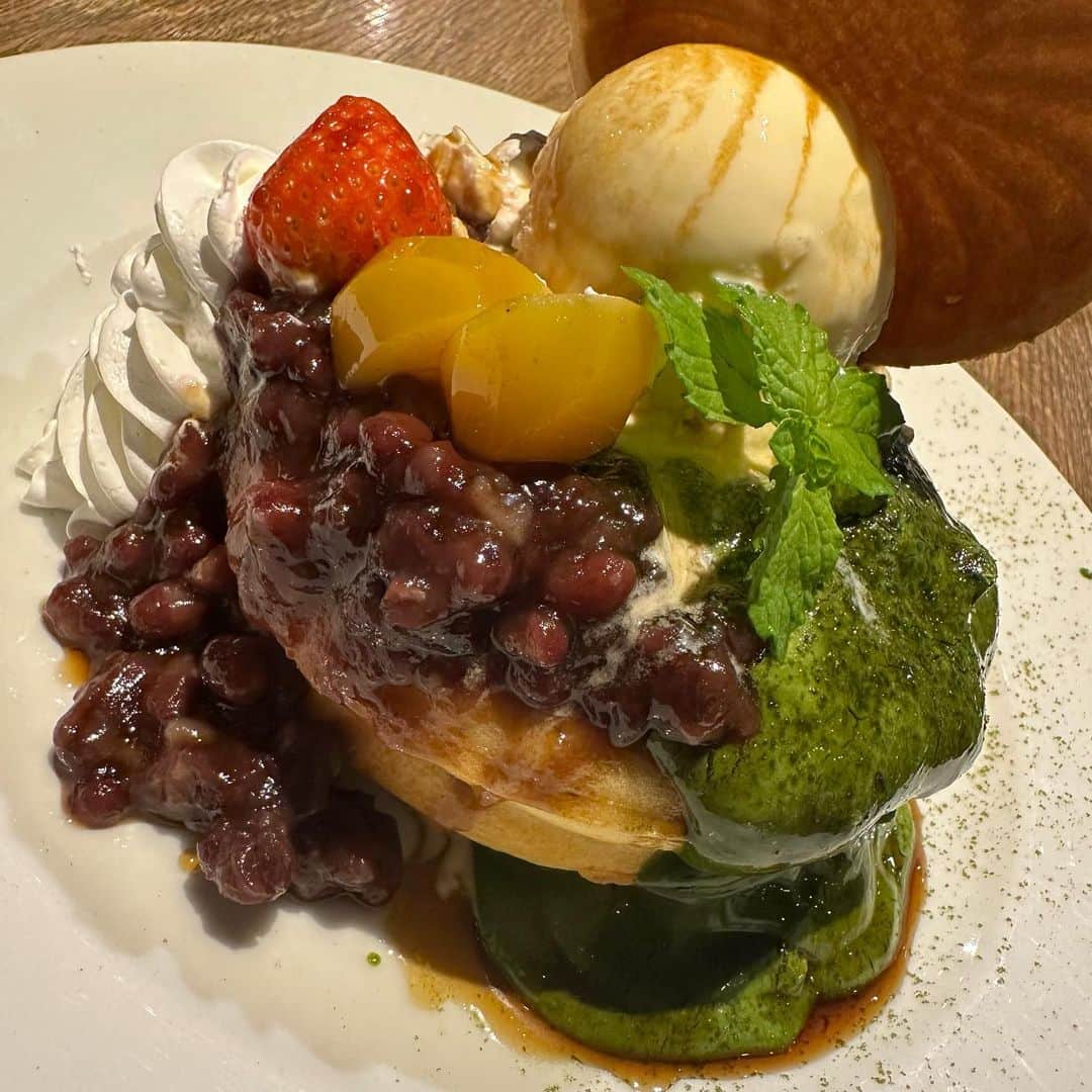 みずしな孝之のインスタグラム：「パンケーキおじさん」