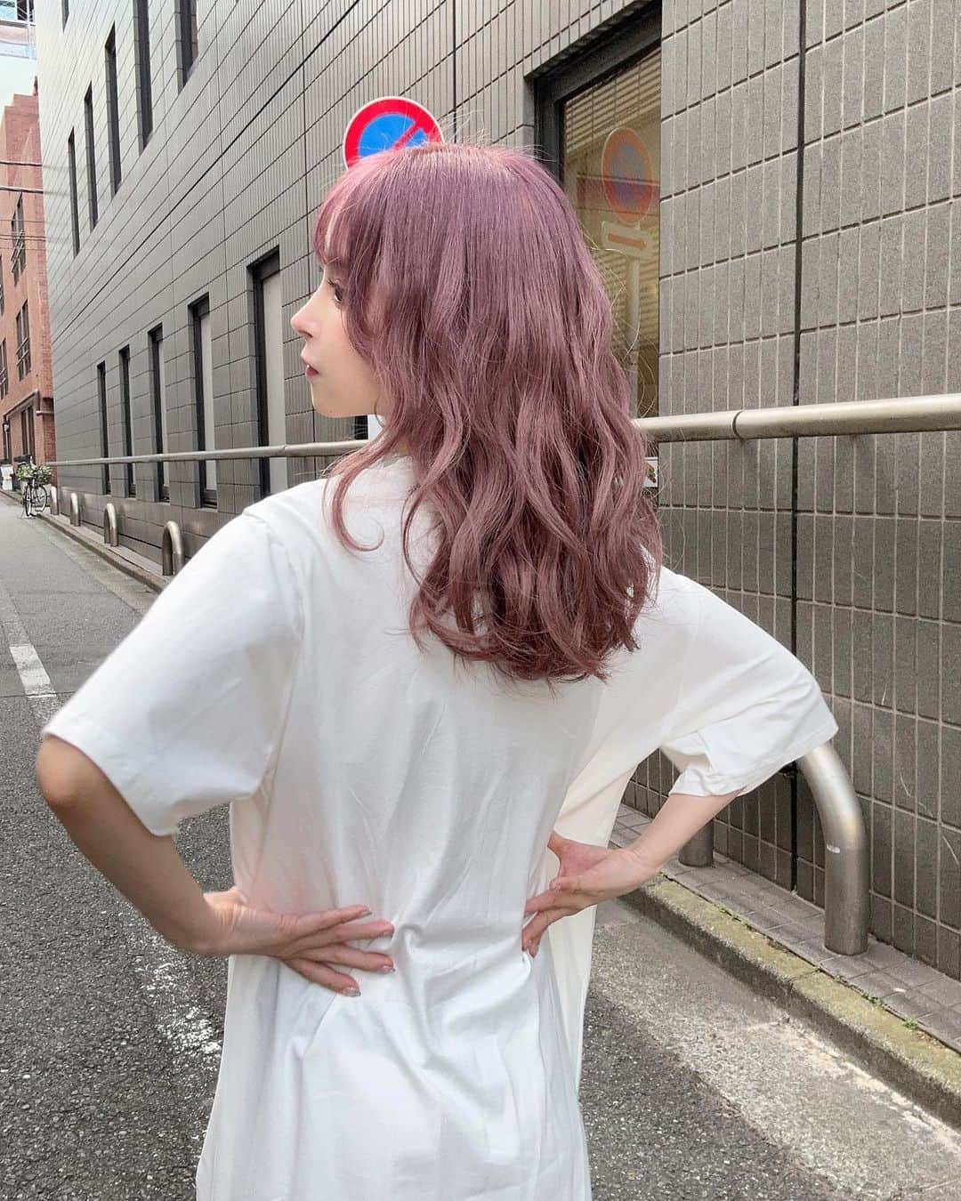 桃乃木かなさんのインスタグラム写真 - (桃乃木かなInstagram)「ヘアカラーチェンジ💜  前回のブリーチを活かしつつ ピンクパープルを入れてもらったよ❤︎  saki(@sakichaaaso )さん 今回もありがとうございます🥰  らくちんトマト服🍅  #coubou #ヘアカラー」6月13日 22時00分 - kana_momonogi