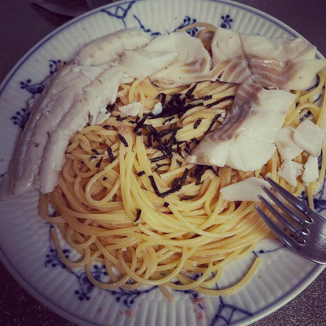 saku39shopさんのインスタグラム写真 - (saku39shopInstagram)「. 【Today's Lunch】 . 親子パスタおいしかったです。 ブッチャ〜〜〜〜〜!!!!! . #桜庭和志 #ランチ #パスタ #フォーク #ブッチャー」6月13日 22時03分 - saku39ks