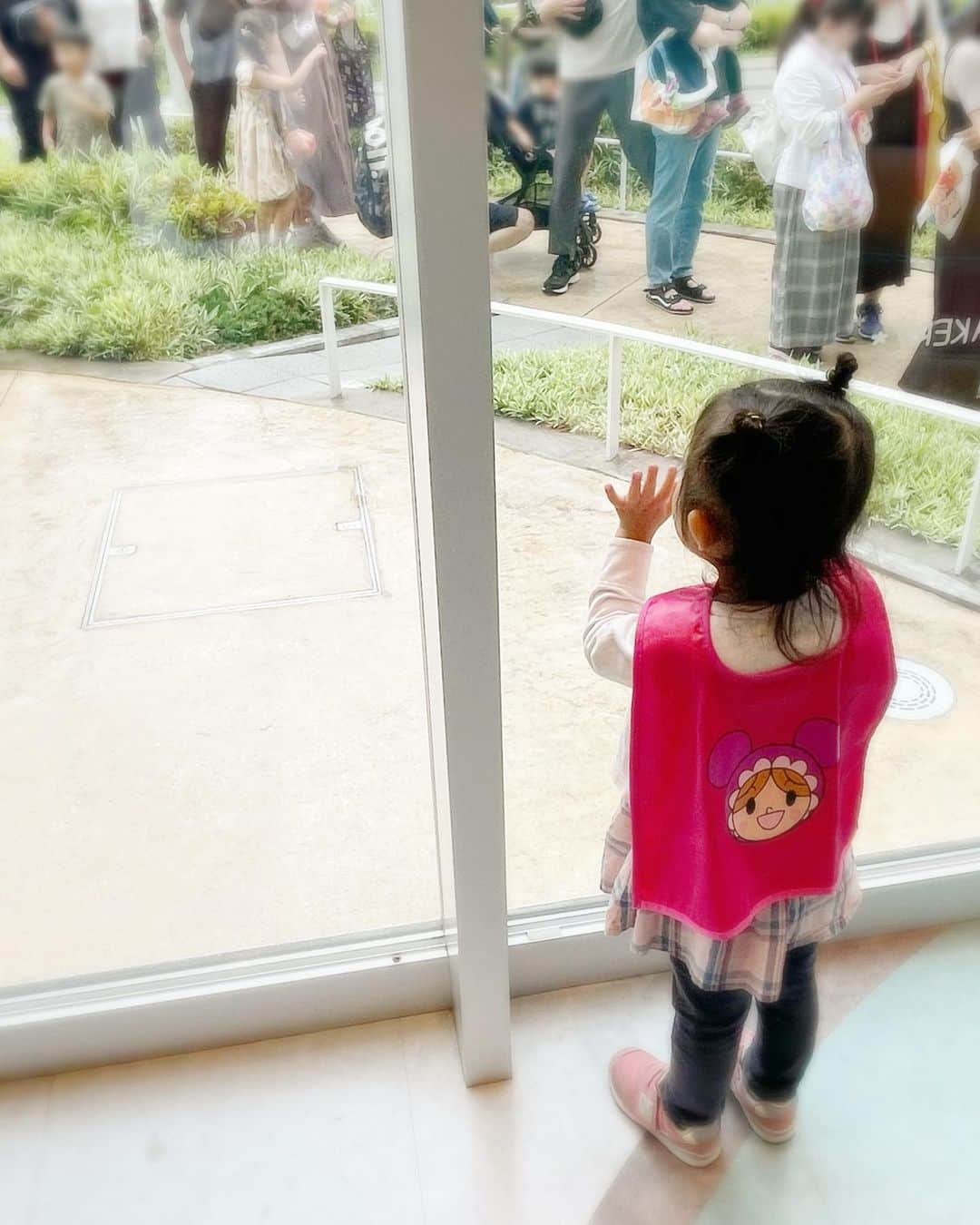 正田美里（みさみさ）さんのインスタグラム写真 - (正田美里（みさみさ）Instagram)「まだまだ大好きアンパンマン。 幼稚園道具はほぼこちらで購入!! なんだか親の方がハマってます（笑）  #横浜アンパンマンこどもミュージアム #ジャムおじさんのパン工場  #ラテアート #ドキンちゃん #anpanman  #3歳児ママ #こどものいる暮らし」6月13日 22時07分 - misamisaupiupi
