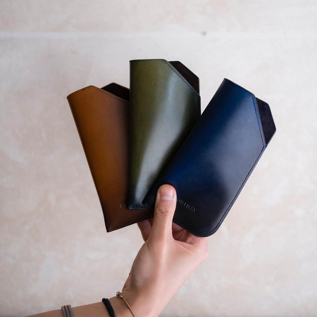 のインスタグラム：「Father's Day is just around the corner, and it's the perfect occasion to honor the extraordinary men who have shaped our lives with their love, guidance, and unwavering support.  At Corthay, we believe that every father deserves to be celebrated in the most remarkable way possible. That's why we have curated a collection of timeless treasures, crafted in France with precision and imbued with unparalleled luxury, to help you express your deep appreciation and affection for the fathers in your life. . . Only available in Corthay stores www.corthay.com #corthay #fathersday2023」