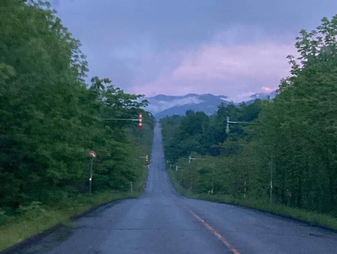 DRI-Vさんのインスタグラム写真 - (DRI-VInstagram)「先日の北海道ツアー 《at 紋別》 レザークラフトの @junctiontakumi さん とのワークショップ🕺  各自が模様、柄を自分自身で 考えて打つ刻印のキーホルダー  全ての工程を自分で選択して 決める練習  DRI-V Dance Athleticも 自己表現！ リズム、音を通して自分を表現する練習  情報過多な時代だからこそ 自らの意思で選択できる人へ✨ みんなとめちゃ楽しんできました😁🎶  #未来の職人プロジェクト　 #運動能力向上pjt #海鮮の街　 #紋別」6月13日 22時39分 - dri_v_dance