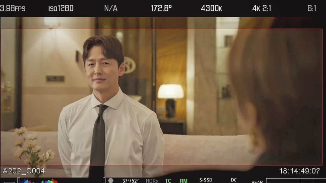 イ・ジョンジンさんのインスタグラム写真 - (イ・ジョンジンInstagram)「#가면의여왕 #송제혁의 마지막날~~ 오늘이 마지막방송... 여왕님들 감사하고 고마웠습니다  #채널A #넷플릭스」6月13日 22時43分 - jung.jin.lee_