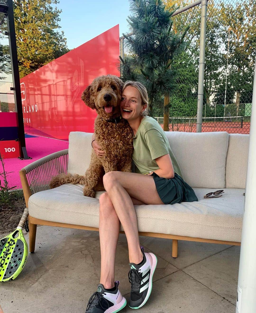モード・ウェルゼンのインスタグラム：「I 💗padel and 🐶🎉」
