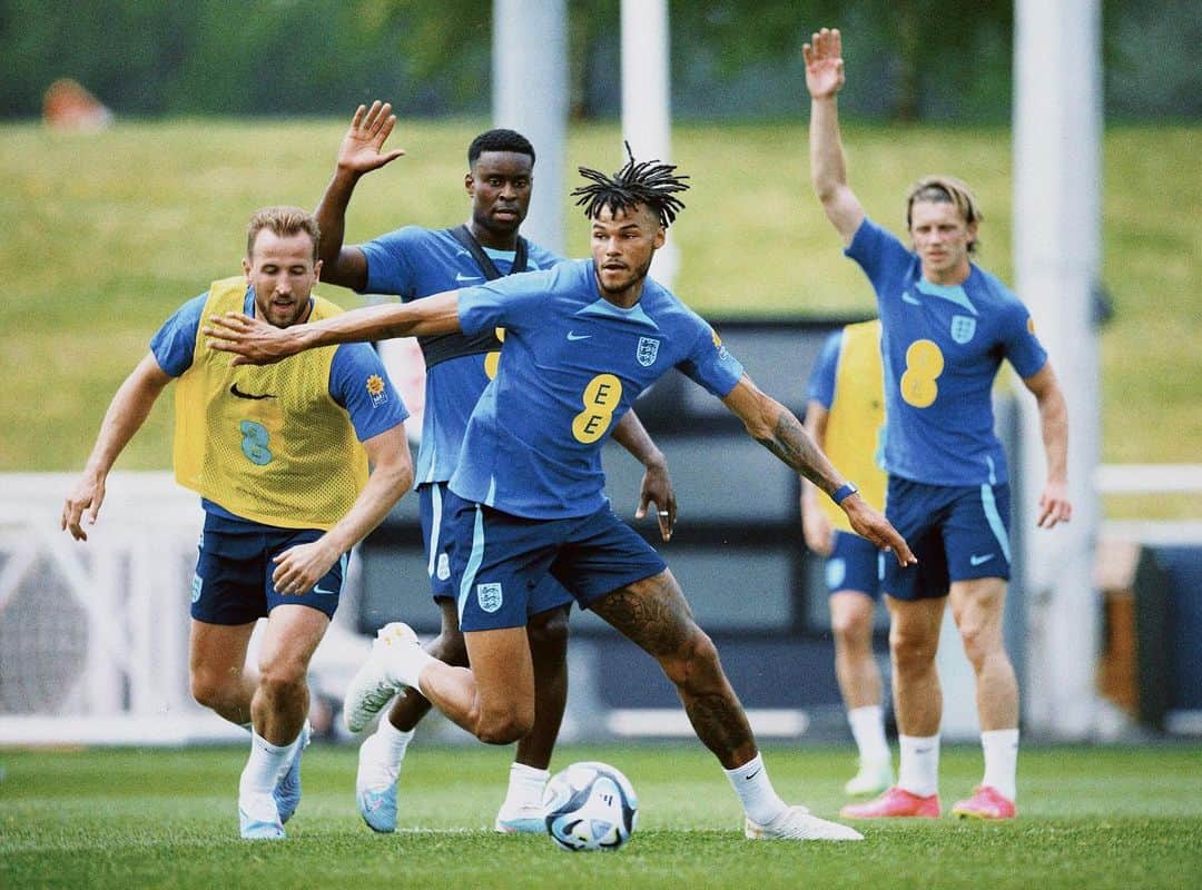 タイローン・ミングスのインスタグラム：「🧨」
