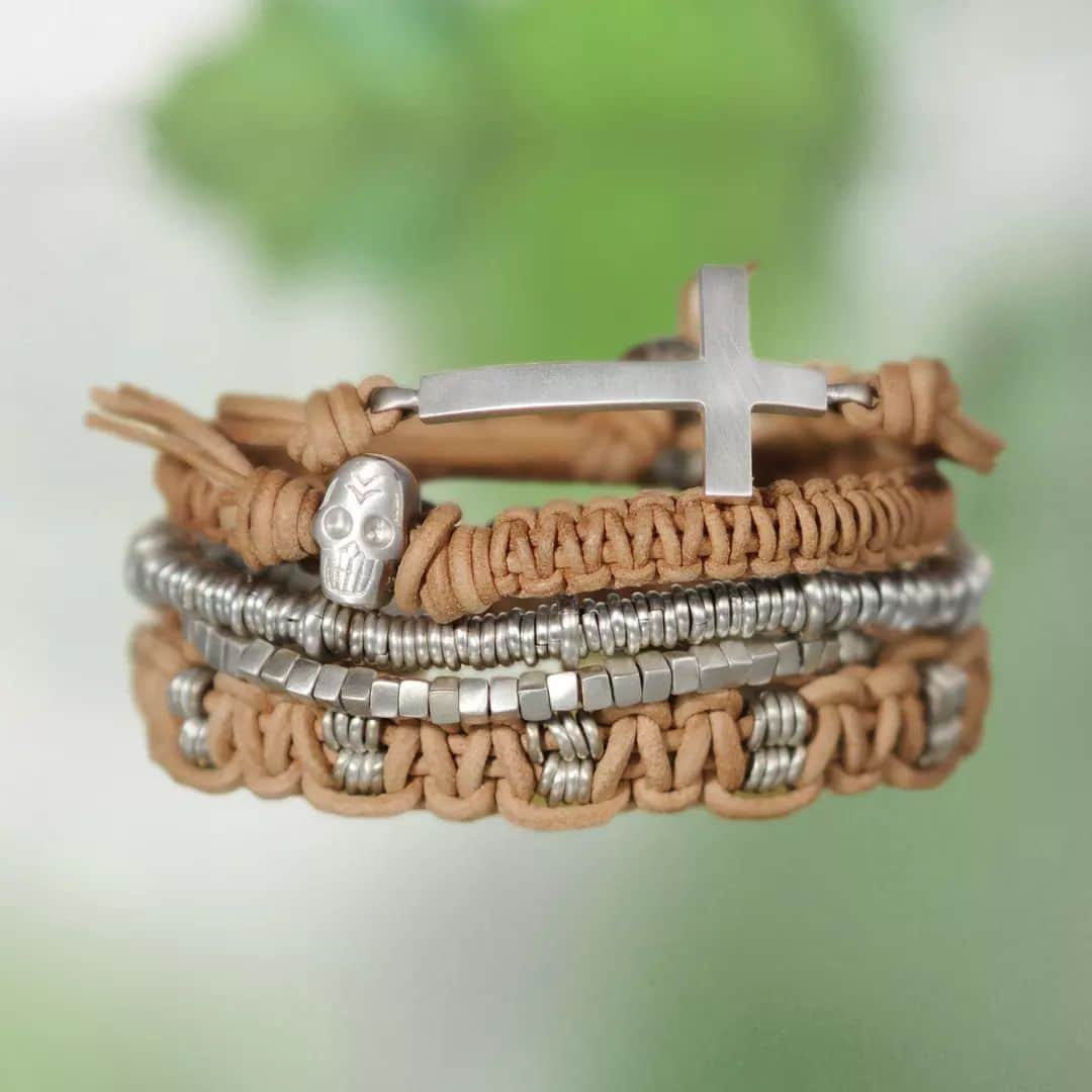ミーアンドローのインスタグラム：「Find something special for your Dad! Like our silver symbolism pieces and corded bracelets!」