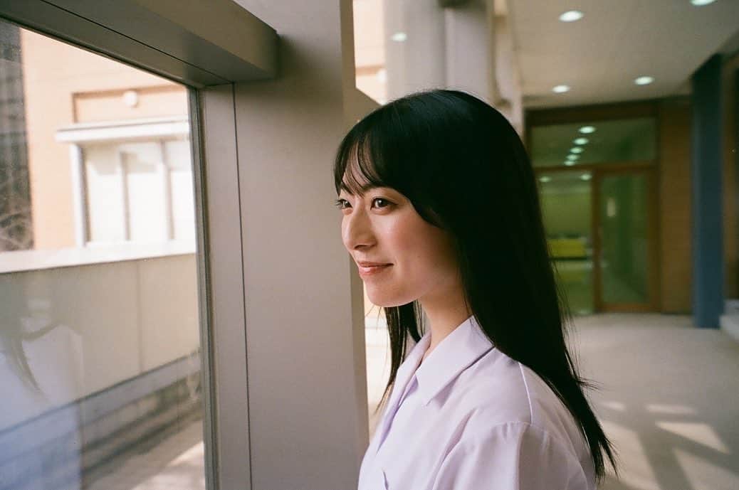 今村美月さんのインスタグラム写真 - (今村美月Instagram)「bltgraph 発売まであと3日  ここから予約すると ポストカードが付いてきます📕  https://7net.omni7.jp/detail/1107405663  いつもお世話になっている B.L.T.さん 毎回楽しい撮影です☺︎ 今回は香川で 『世界の中心で、愛をさけぶ』の ロケ地巡りをしました インタビュー 何回もお話しを聞いてくださってる方なので、自然に話せているインタビューです 6周年のこととか フェイタのこととか これからのこととか、、 沢山語りました 10000字あるらしい😶ｽｺﾞｲ 6/16発売です！見てね☺︎  #blt #bltgraph #STU48」6月13日 23時38分 - immr_mitsuki