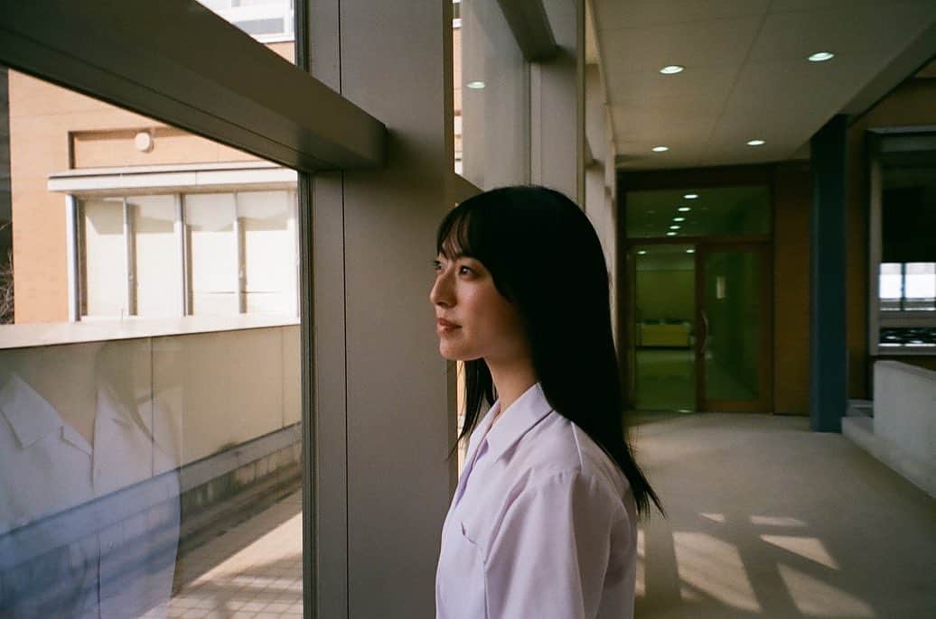 今村美月さんのインスタグラム写真 - (今村美月Instagram)「bltgraph 発売まであと3日  ここから予約すると ポストカードが付いてきます📕  https://7net.omni7.jp/detail/1107405663  いつもお世話になっている B.L.T.さん 毎回楽しい撮影です☺︎ 今回は香川で 『世界の中心で、愛をさけぶ』の ロケ地巡りをしました インタビュー 何回もお話しを聞いてくださってる方なので、自然に話せているインタビューです 6周年のこととか フェイタのこととか これからのこととか、、 沢山語りました 10000字あるらしい😶ｽｺﾞｲ 6/16発売です！見てね☺︎  #blt #bltgraph #STU48」6月13日 23時38分 - immr_mitsuki
