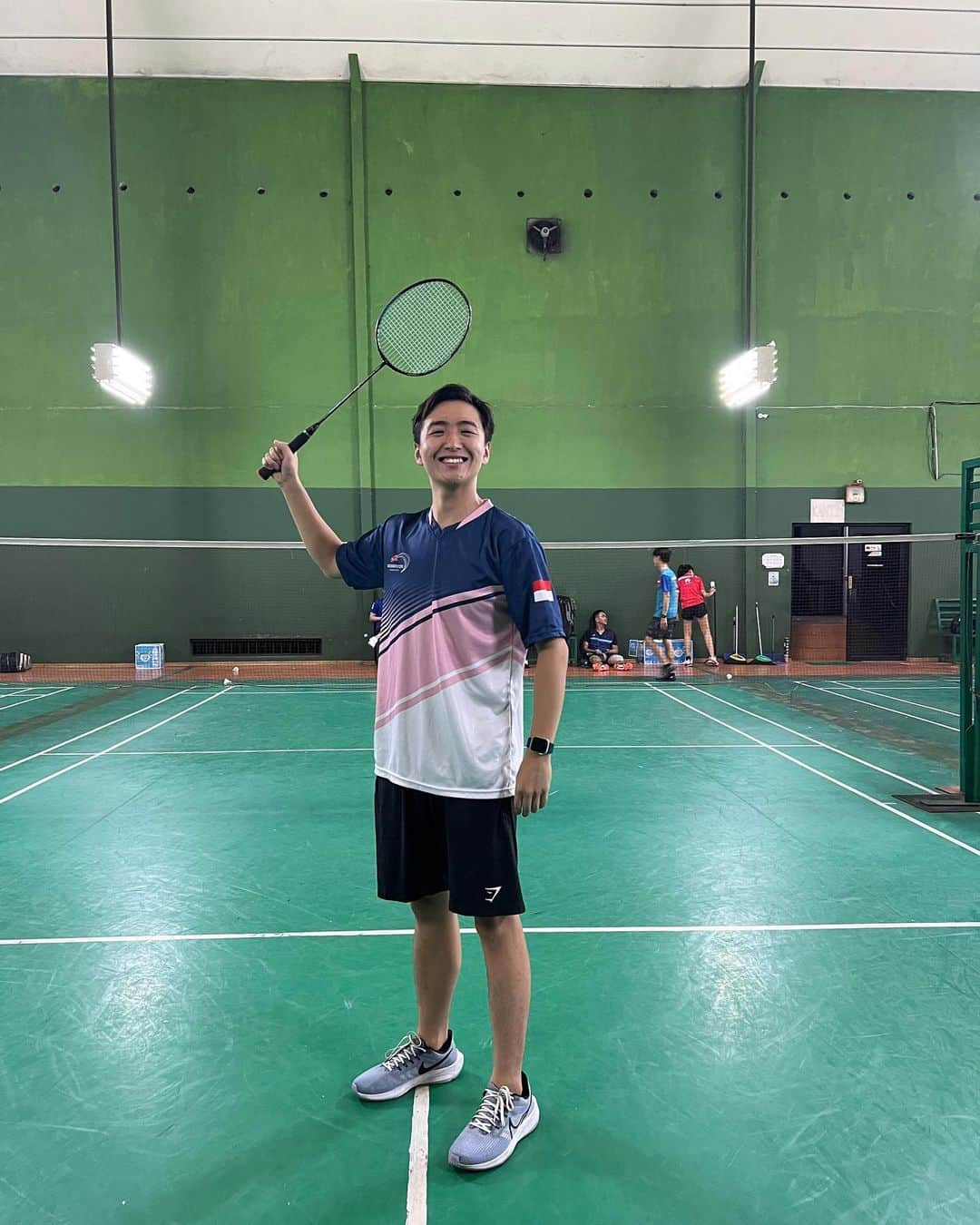 坂崎裕介さんのインスタグラム写真 - (坂崎裕介Instagram)「Guys senang banget😭😭 karena biasanya cuma main badminton sama Jerome aja tapi sekarang aku mau nonton match badminton langsung di Kapal Api Group Indonesia Open 2023🏸  Ini pertama kali jadi aku excited banget ya👍🏼👍🏼 Aku mau nonton bareng yuk guys!! Jadi mau kasih 5 tiket regular Final Kapal Api Group Indonesia Open 2023🔥🔥  Caranya kayak gini ya: 1. Follow @kapalapi_id  2. Tulis di kolom komentar: “Kalau kamu jadi pemain badminton, atlet siapa yang mau kamu lawan dan alasannya” 3. Tag 3 teman kamu dan tambahkan hastag #SerukanSemangatmu 4. 5 Komentar yang menarik akan mendapatkan tiket reguler Final Kapal Api Group Indonesia Open 2023 di Minggu, 18 Juni 2023 4. Pemenang akan diumumkan melalui IGstory @kapalapi_id pada Jumat, 16 Juni 2023 5. Pemenang yang tidak bisa hadir di tanggal yang ditentukan dianggap gugur  Ayo ikutan, periodenya dari tanggal 13 - 15 Juni 2023!」6月13日 23時41分 - skzk_yusuke