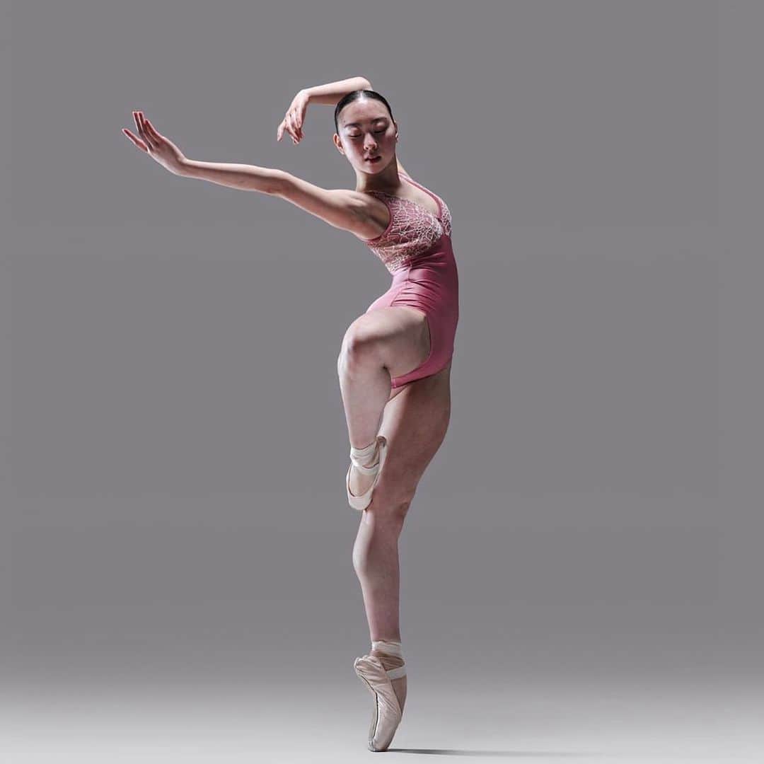Ballet Is A WorldWide Languageさんのインスタグラム写真 - (Ballet Is A WorldWide LanguageInstagram)「Beautiful ✨ @nina__nashiki by @pickledthoughtz   #ninanashiki #worldwideballet 🩰✨😍」6月13日 23時43分 - worldwideballet