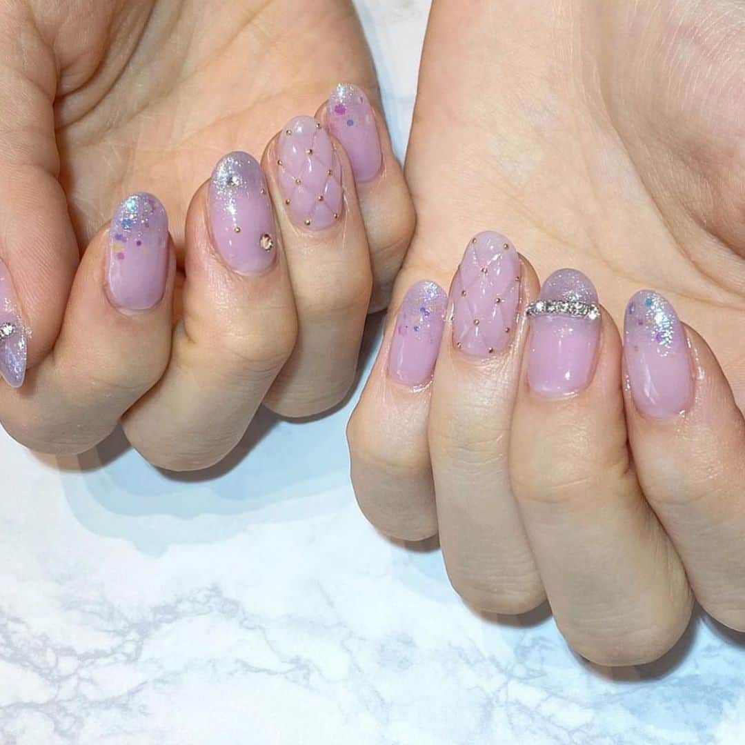 のインスタグラム：「ℚ𝕦𝕚𝕝𝕥𝕚𝕟𝕘 ℕ𝕒𝕚𝕝𝕤 💖 nails by  @sakurako_nail1248   君島 憂樹 様 いつもご来店ありがとうございます♡  #君島憂樹 様 #キルティングネイル #ピンクネイル #夏ネイル #大人可愛いネイル #quiltingnails  #pinknails #summernails  #cutenails   #erikonail #nails #naildesign #nailstagram #nailart #エリコネイル #ネイル #ネイルデザイン  #erikonail #表参道ネイルサロン #erikonail淡路桜子」