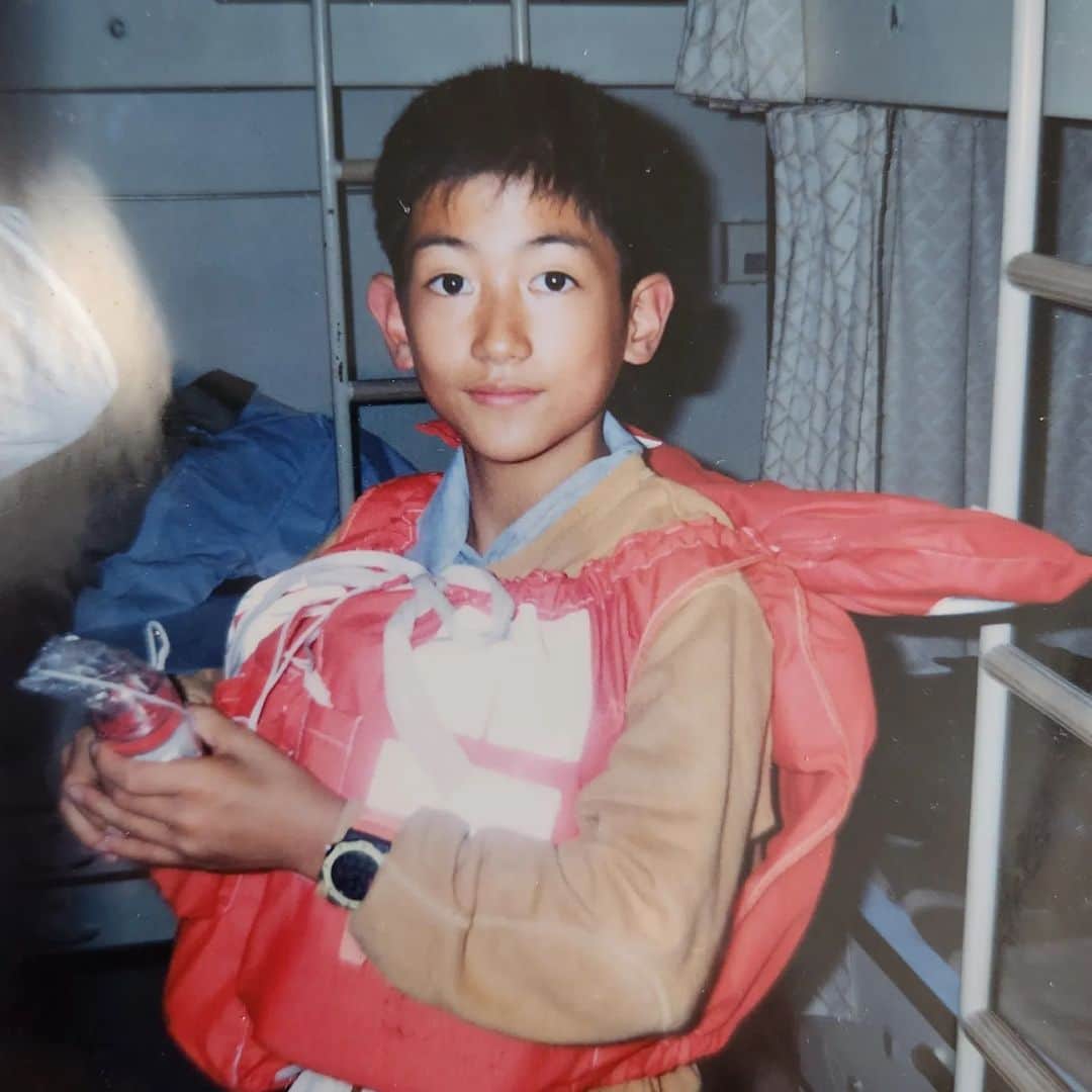 矢口恭平のインスタグラム：「学校の文化祭休んで船の旅してたなー。世界中を船で旅してみたくなった🚢」
