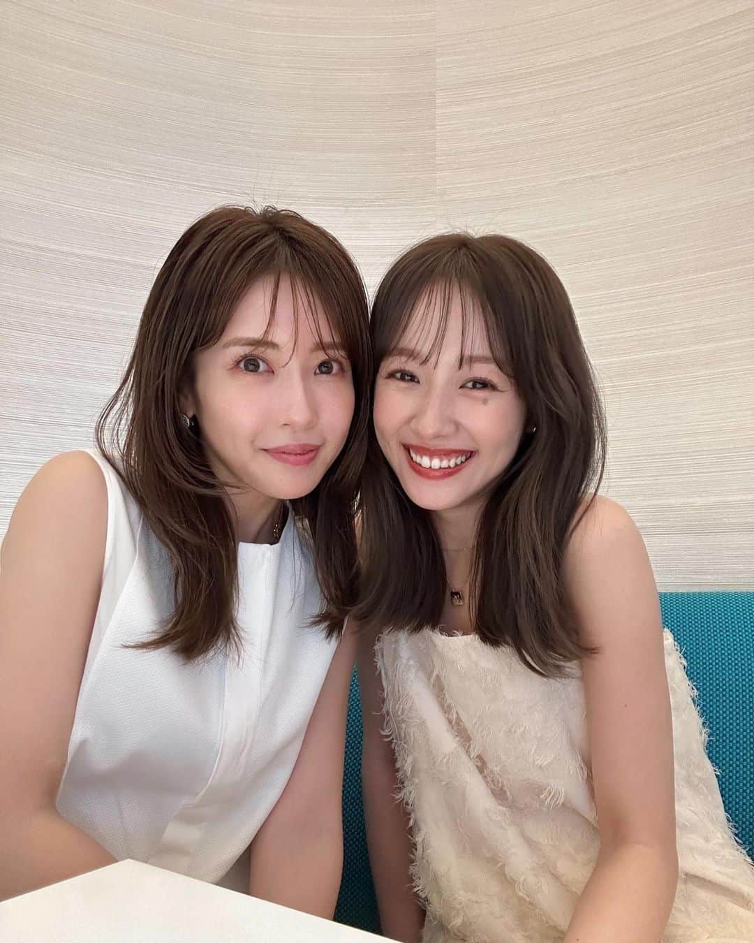 前田希美（まえのん）さんのインスタグラム写真 - (前田希美（まえのん）Instagram)「おはようございます。  昨日は、大好きなお姉様と カフェ☕巡り︎。  銀座にある @lecafev さんへ︎☺︎  大人気のカフェなので、 くみたんが予約をしてくださって カフェを楽しむことができました。  いつもお話させていただくと 学ぶことばかりであっという間の時間🧸 昨日も楽しかったなぁ。  そして、、びっくり！！  サプライズでケーキと 可愛すぎるプレゼントまで‪‪‪‪❤︎‬ (またすぐ投稿します👜幸せすぎる…)  くみたんが帰り際に、 「のんたんと話すと元気もらえる！ 本当に癒されたよ✨」 って言ってくださって、  いつもいただいてばかりなので ほんの少しだけお返しできた気持ちで なんだか嬉しかったです‪‪❤︎‬  ずっと、らぶすぎる。先輩です。 いつもありがとうございます。  @kumikofunayama    #のんカフェ巡り  #銀座カフェ   #ginzacafe #lecafev」6月14日 10時13分 - maeda_nozomi