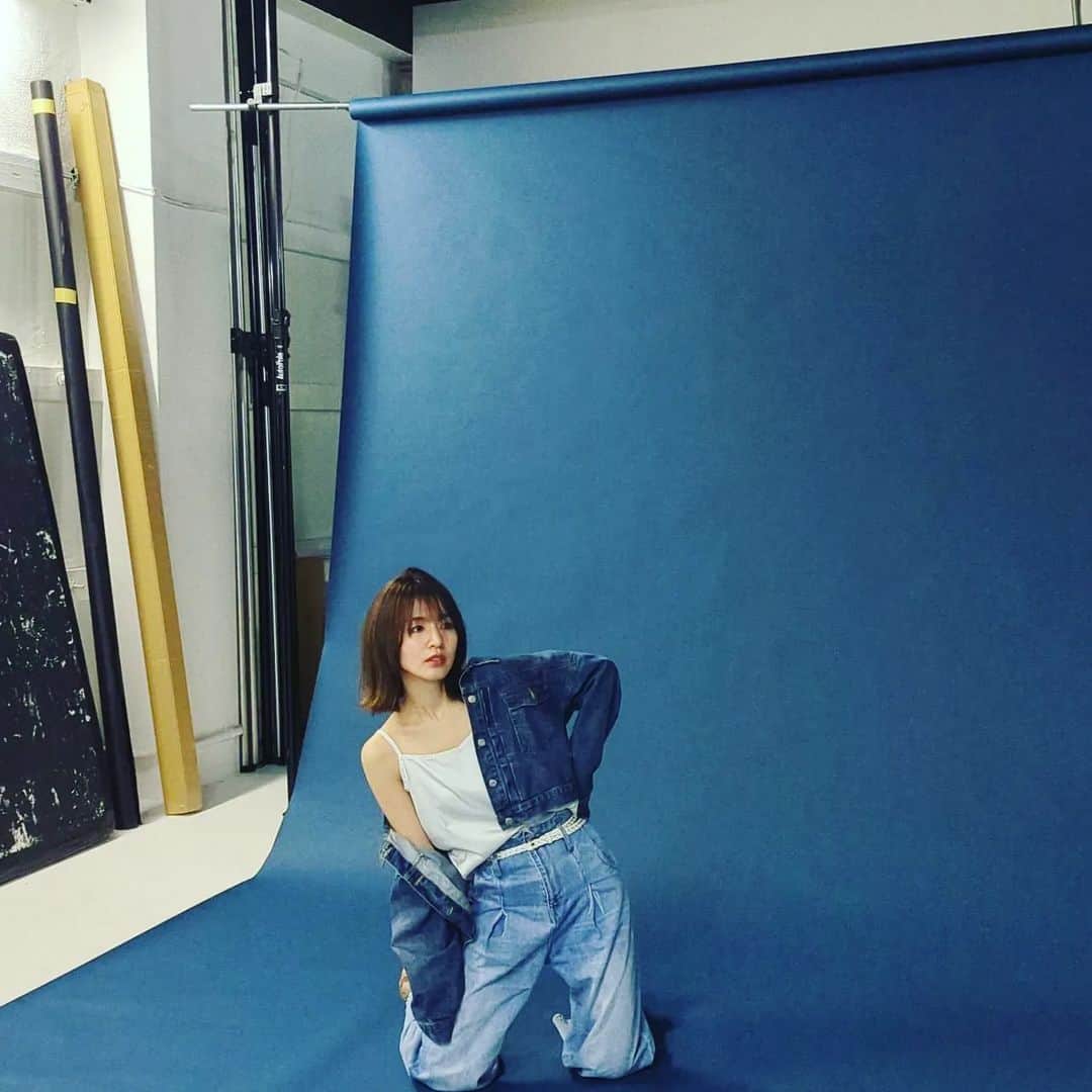 浜田真衣のインスタグラム：「創るって面白いෆ˚* ⁡ 規模が⁡小さくても大きくても⁡ ⁡想いが沢山こもっていれば⁡ ⁡全部面白いもんなぁ。 ⁡ ⁡こちらはお写真撮ってもらった時の📸⁡ ⁡ ⁡ #浜田真衣」