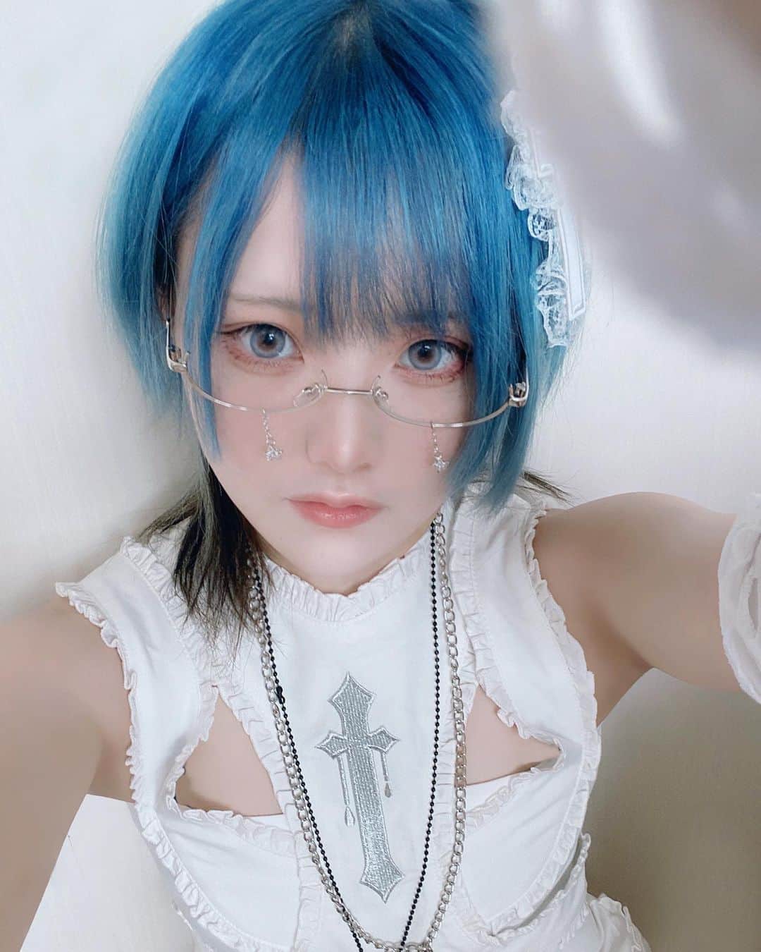小塩てるのインスタグラム：「青シリーズ🦋」