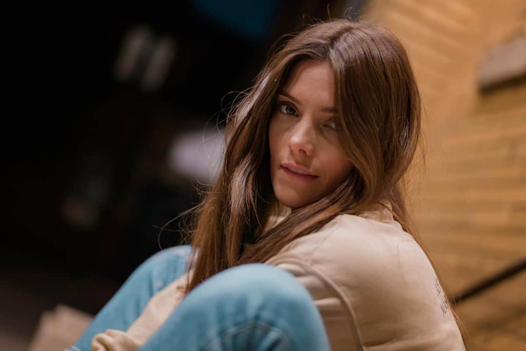 アシュリー・グリーンのインスタグラム：「.... still here」