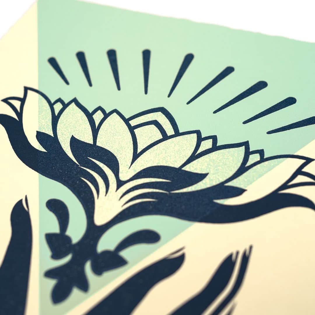 Shepard Faireyさんのインスタグラム写真 - (Shepard FaireyInstagram)「NEW Letterpress Release: Lotus Hands (Two Colorways: Teal & Red) Available Thursday, June 15th @ 10 AM PDT.⁠ ⁠ The lotus, a symbol of harmony, unity, and triumph over adversity, is a recurrent motif in my work. I see the lotus as a powerful metaphor because it is a beautiful flower that grows out of the mud. The hands elevating the lotus represent the pursuit of harmony with each other and and the planet. A portion of proceeds from this print will support @greenpeaceusa’s efforts to fight for a healthy planet.⁠ –Shepard⁠ ⁠ PRINT DETAILS:⁠ Lotus Hands (Two Colorways: Teal & Red). A limited amount of matching numbered sets will be available for $130. 9 x 12 inches. Letterpress on cream cotton paper with hand-deckled edges. Signed by Shepard Fairey. Numbered edition of 250. Comes with a Digital Certificate of Authenticity provided by Verisart. $65. Proceeds go to Greenpeace USA. Obey publishing chop in lower left corner. Available on Thursday, June 15th @ 10 AM PDT at https://store.obeygiant.com. Max order: 1 per customer/household. International customers are responsible for import fees due upon delivery (Except UK orders under $160).⁣ ALL SALES FINAL.」6月14日 2時06分 - obeygiant