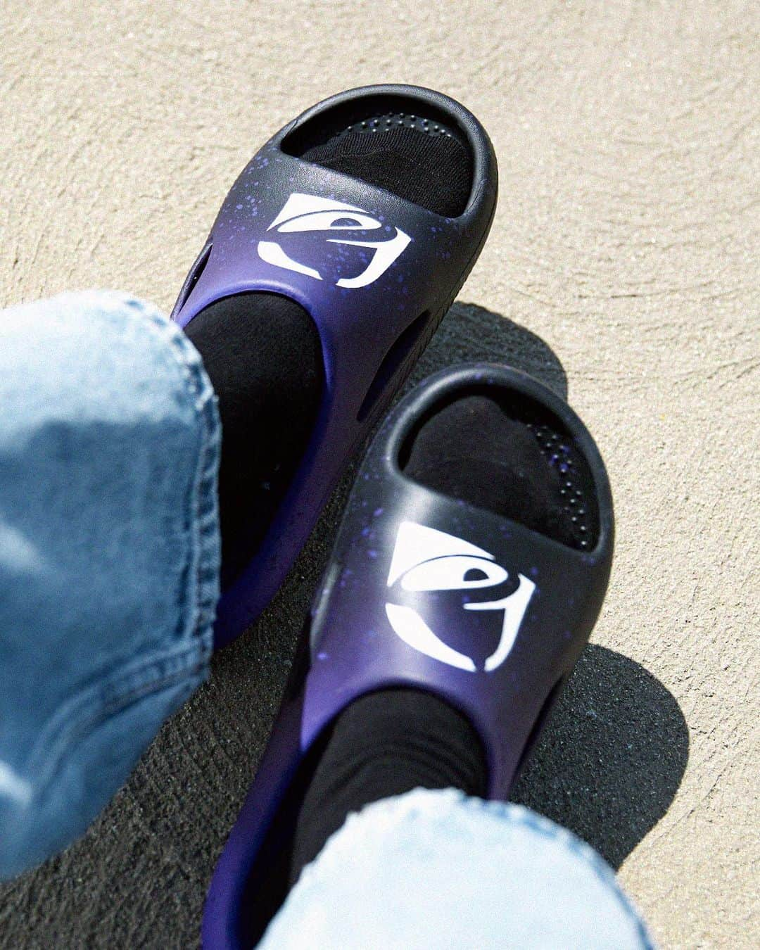 Taco Bellのインスタグラム：「Live Más. Stay Mellow. Taco Bell X @crocs is here starting 6/28.   Available for purchase starting 6/28/23, while supplies last only at crocs.shoes/TacoBell. ©2023 Taco Bell IP Holder, LLC.」