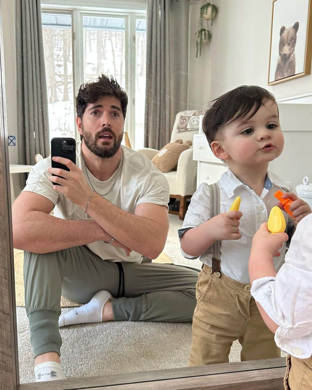 ニック・ベイトマンのインスタグラム：「Lil Gentleman.」