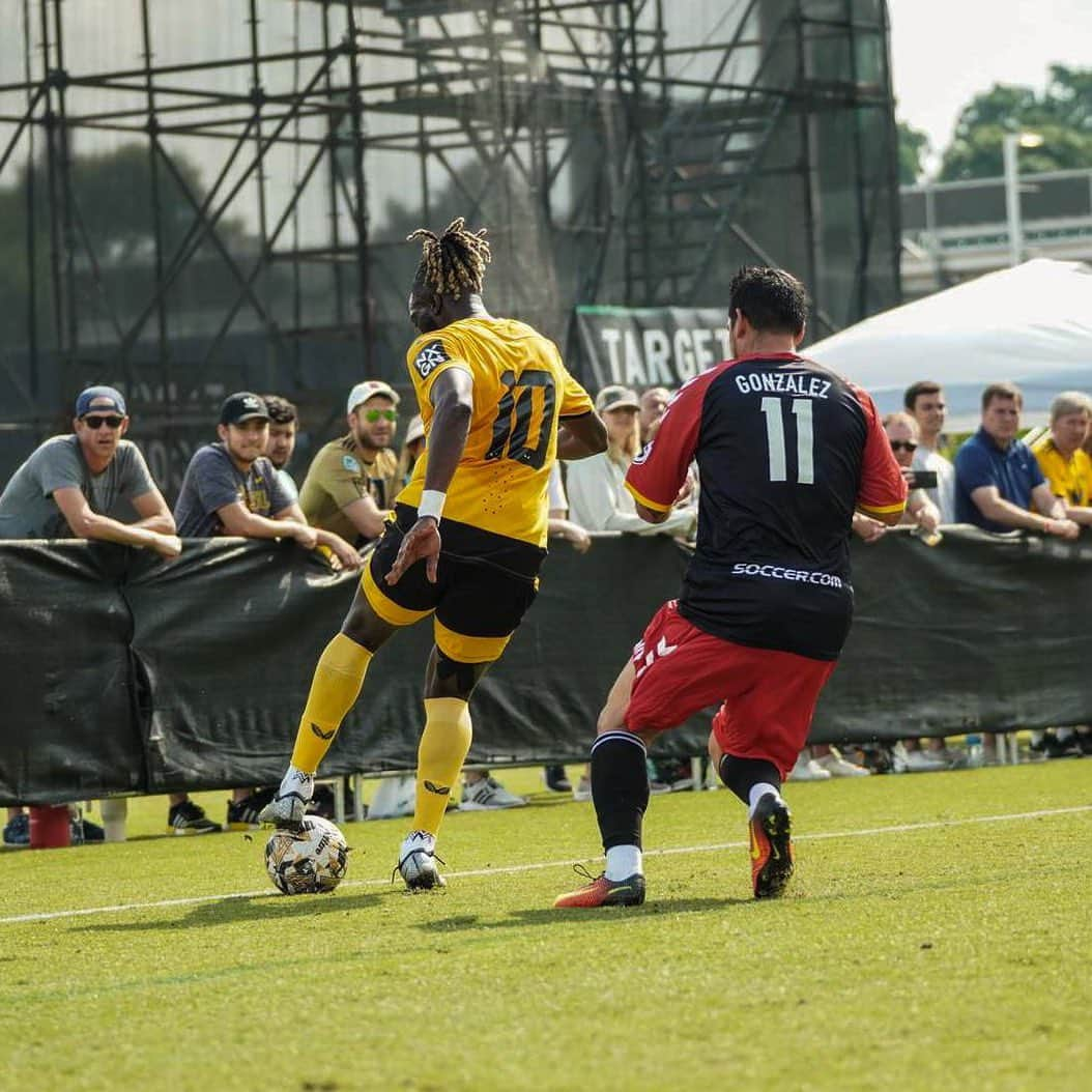 バカリ・サコさんのインスタグラム写真 - (バカリ・サコInstagram)「I feel so Honoured and proud to be able to wear that gold and black shirt once again. I was so happy to see some old(new) faces. This experience will forever be in my memory. Thanks to the amazing staff we had over there. Once a wolf always a wolf 🧡🐺 @wolves @tst7v7」6月14日 3時00分 - baky_sako