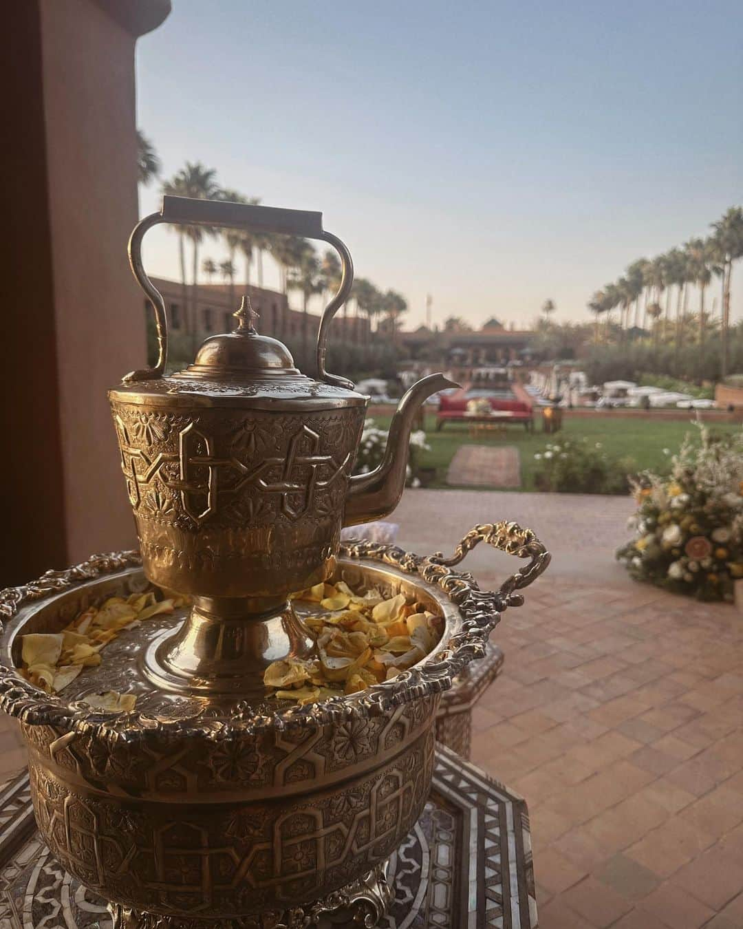 クリッセル・リムさんのインスタグラム写真 - (クリッセル・リムInstagram)「In Morocco to celebrate my dear friend @hanane.elmoutii & @marc.ange ‘s wedding at the gorgeous @selmanmarrakech 🇲🇦 so excited to be back. I think it has been about 8 years since I’ve been here! Also thank you @rodarte for this gorgeous dress.. totally in love 🫶🏻 #selmanmarrakech」6月14日 2時38分 - chrisellelim