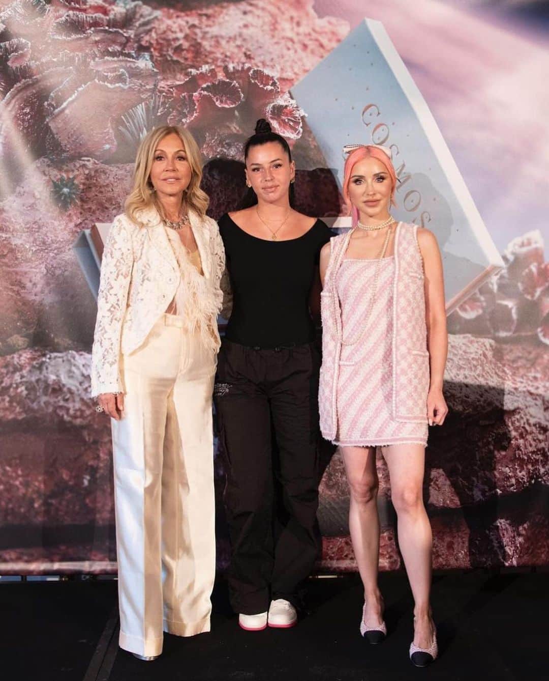 Anastasia Beverly Hillsさんのインスタグラム写真 - (Anastasia Beverly HillsInstagram)「Had an absolute blast launching #ABHCOSMOS and our new lip glosses in Paris! ✨🪐 You can shop the collection now @Sephora online! 🤩  #ABHCOSMOS #AnastasiaBeverlyHills」6月14日 3時02分 - anastasiabeverlyhills
