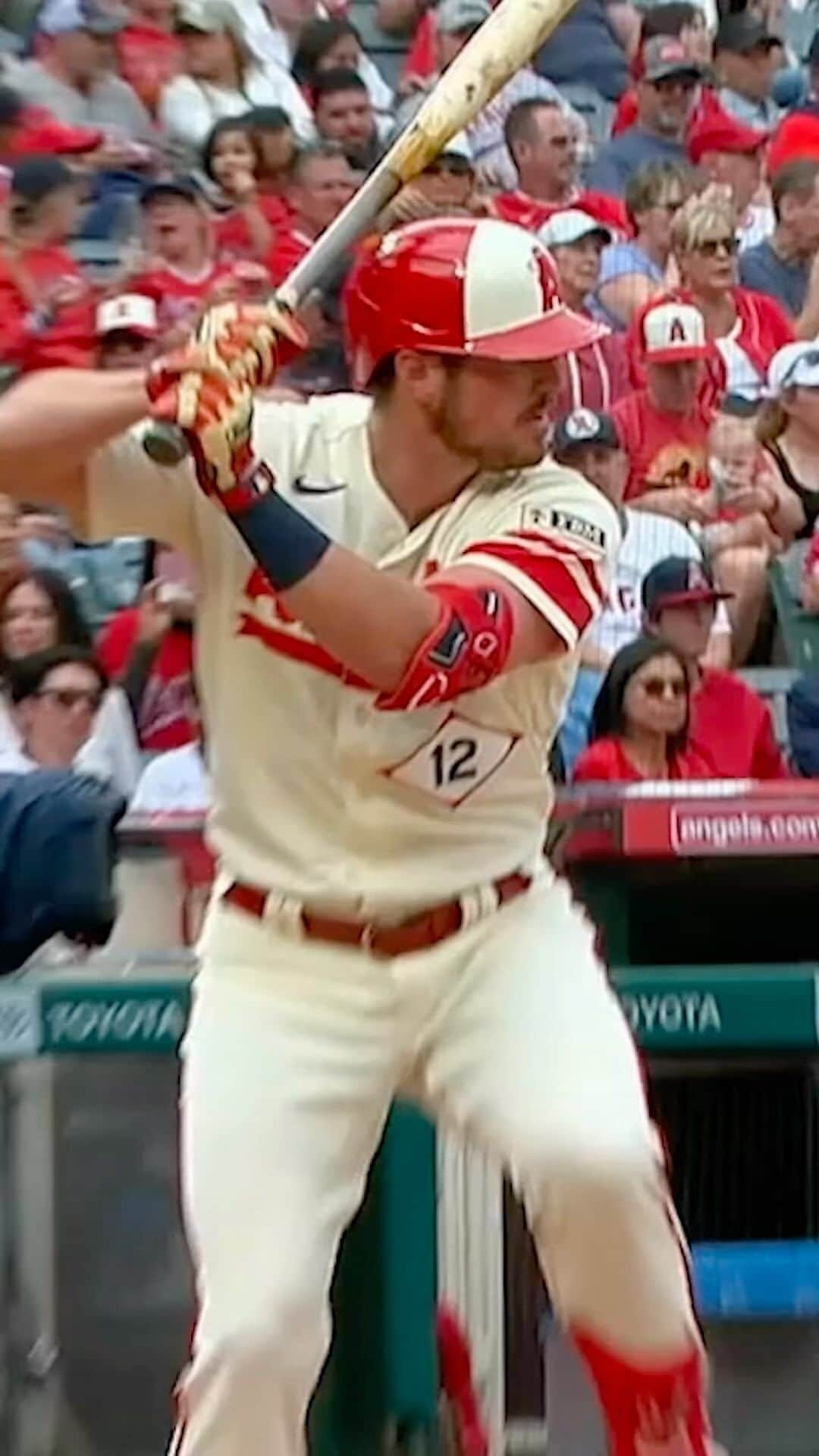 マイク・トラウトのインスタグラム：「@hunterrenfroe is comin for us @walshey21 🤣🤣」