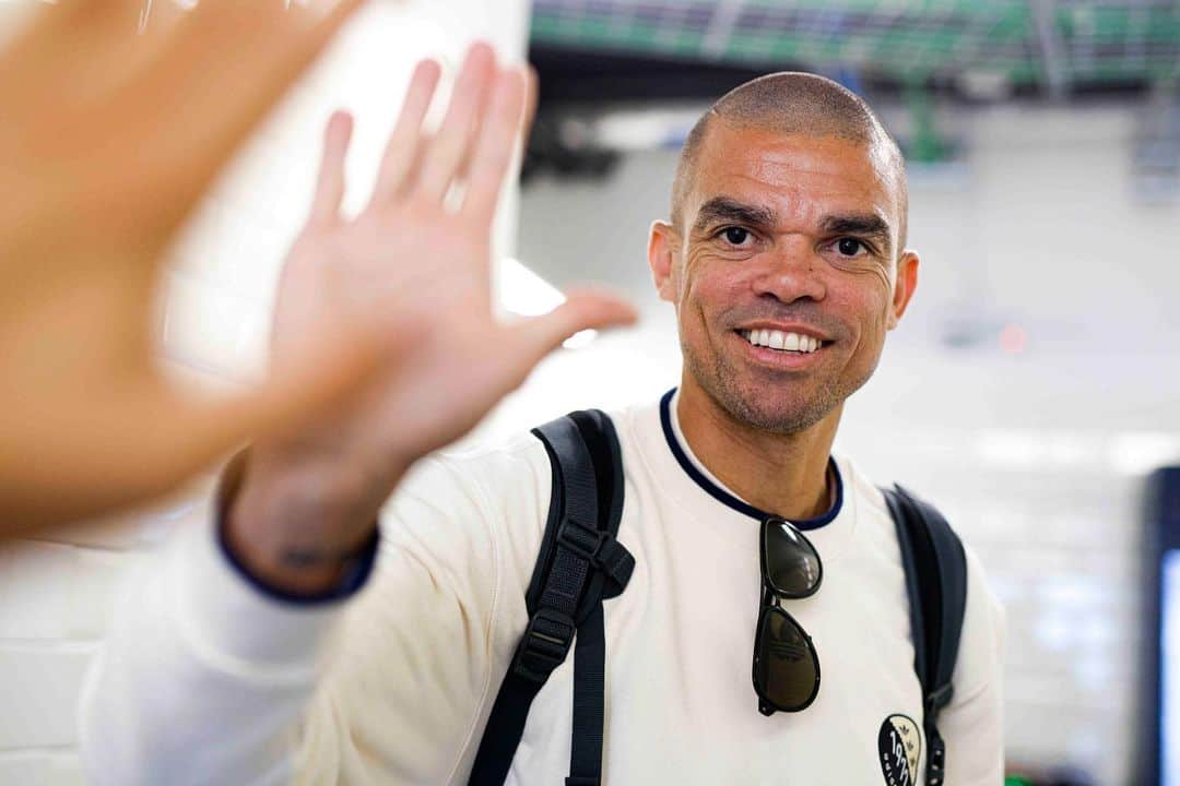 ペペさんのインスタグラム写真 - (ペペInstagram)「Check IN 🇵🇹」6月14日 3時18分 - official_pepe