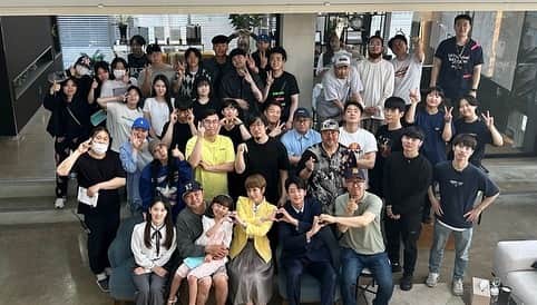 キム・ソナさんのインスタグラム写真 - (キム・ソナInstagram)「약 4개월동안 좋은현장,좋은 동료들,좋은 스텝분들을 만나 아주~아주 많이 행복했던 작품이였습니다.  현장에서의 감독님, & 스텝분들 그리고 동료분들 한분한분 진심으로 감사드립니다.  참 고맙습니다.. 진심으루...  그리고 마지막회까지 함께 해주신 시청자 여러분 응원해주신'우리 사랑하는 팬‘ 여러분들 진심으로 감사드립니다.   빠른시일내에  또다른작품에서 최선을 다하는 김슷하⭐️배우김선아 로 찾아뵙겠습니다^^  목이 메이네.......  진짜 보고푸고 그리워여.....」6月14日 3時23分 - kimsuna_official