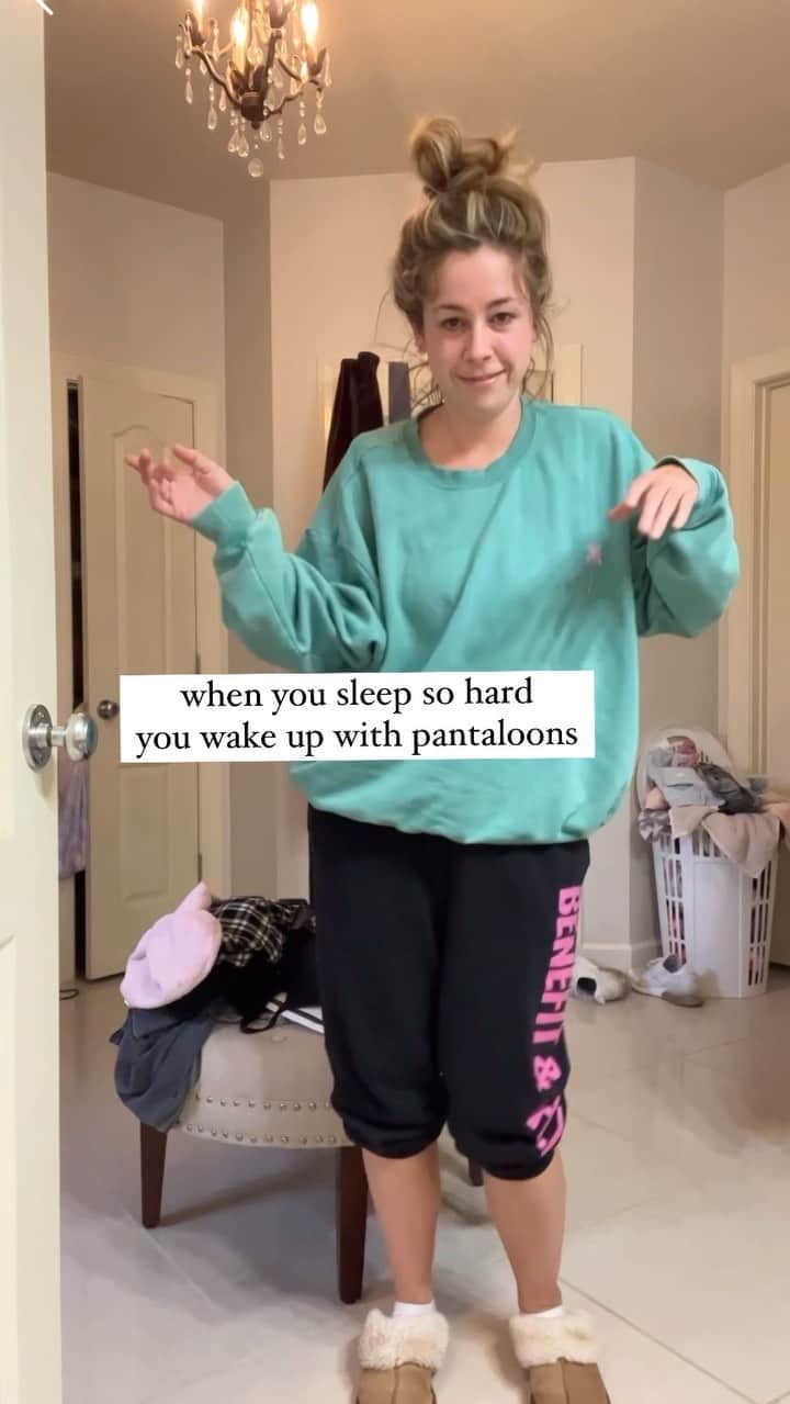 Tracy and Stefanieのインスタグラム：「I slept so hard.」